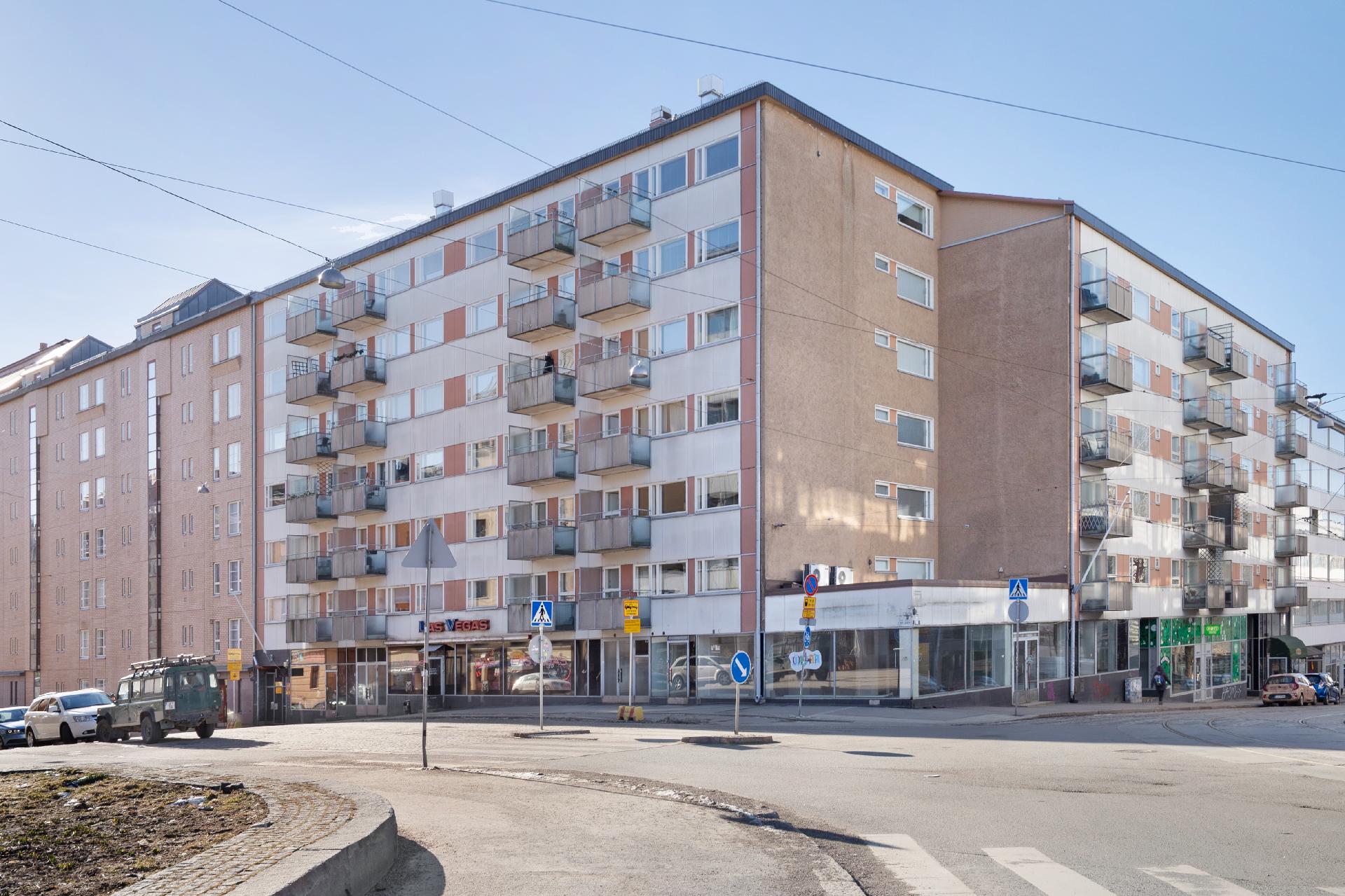 Julkisivu