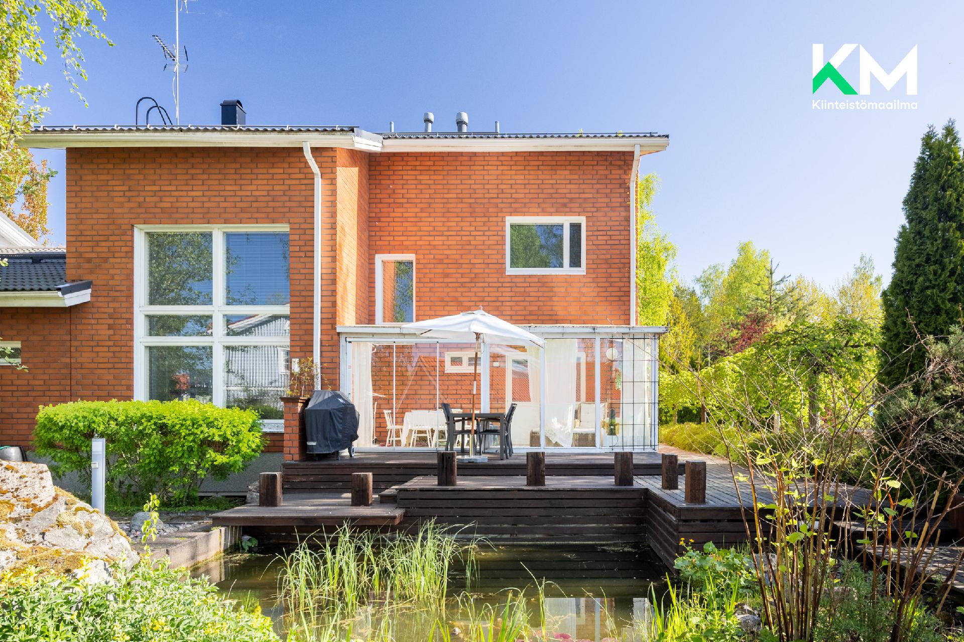 Kultapiiskuntie 1, Tanssikallio, Hyvinkää