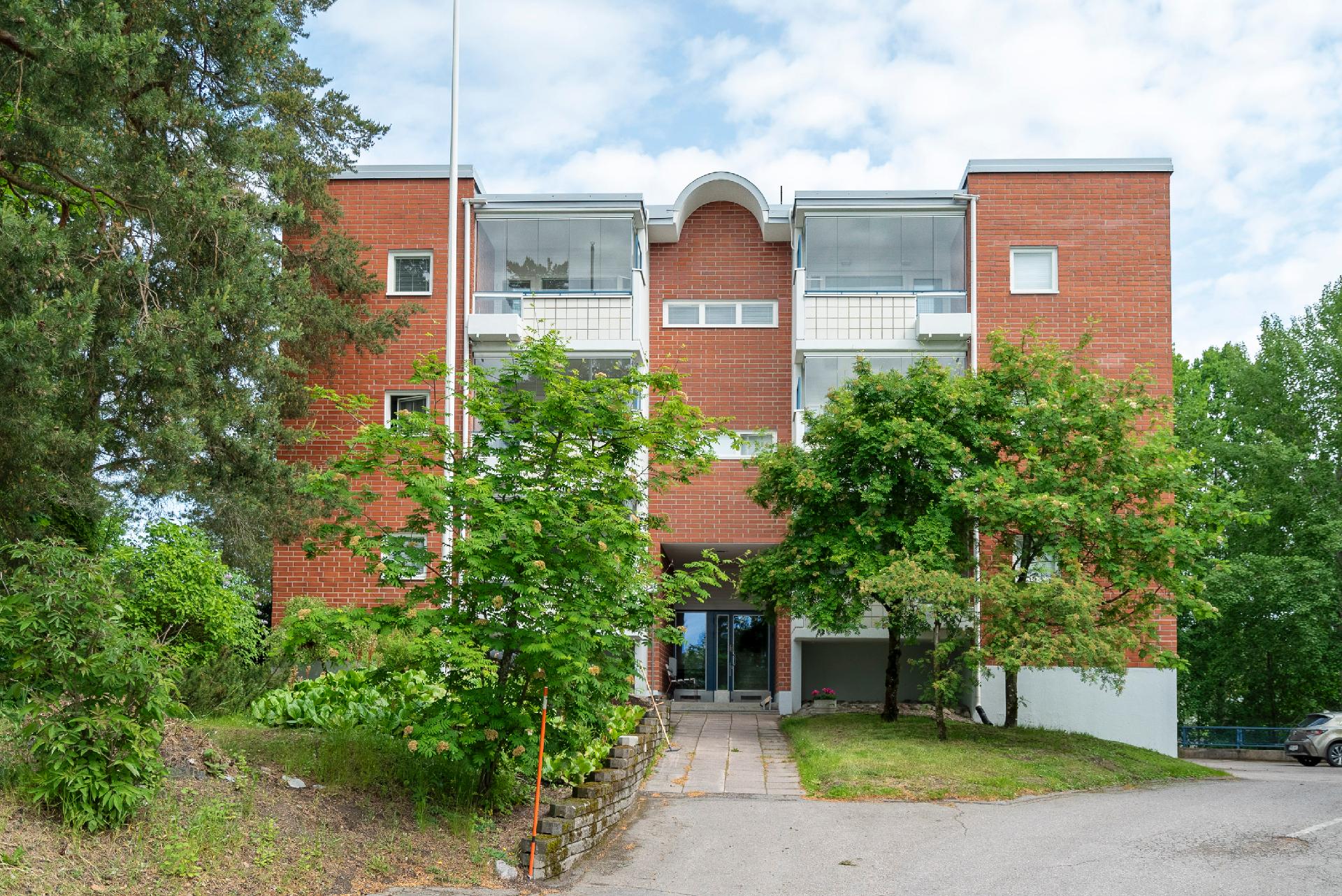Riistavuorenkuja 10, Haaga, Helsinki