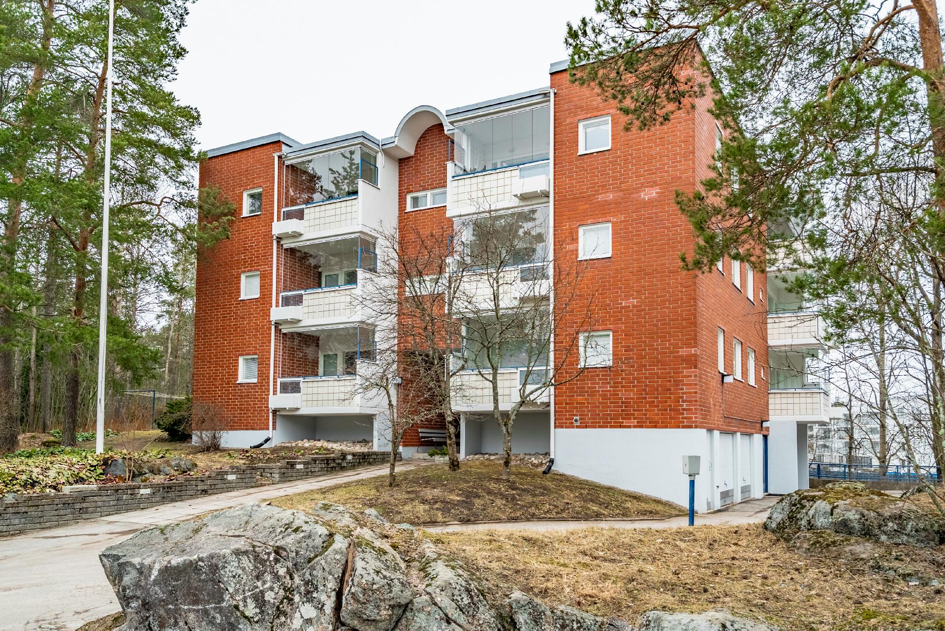 Riistavuorenkuja 10, Haaga, Helsinki