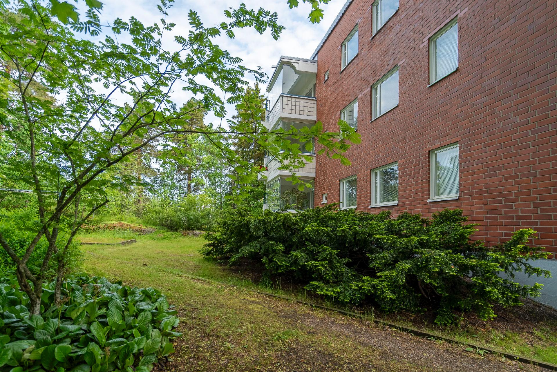 Riistavuorenkuja 10, Haaga, Helsinki