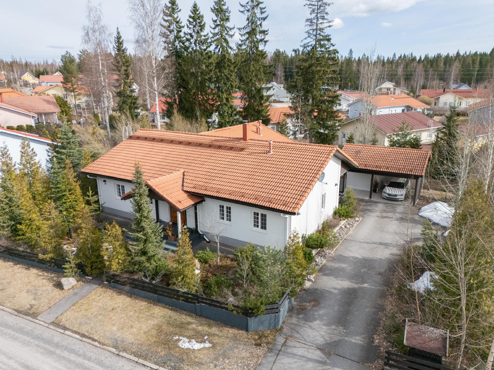 Oravanmarjantie 12, Tanssikallio, Hyvinkää