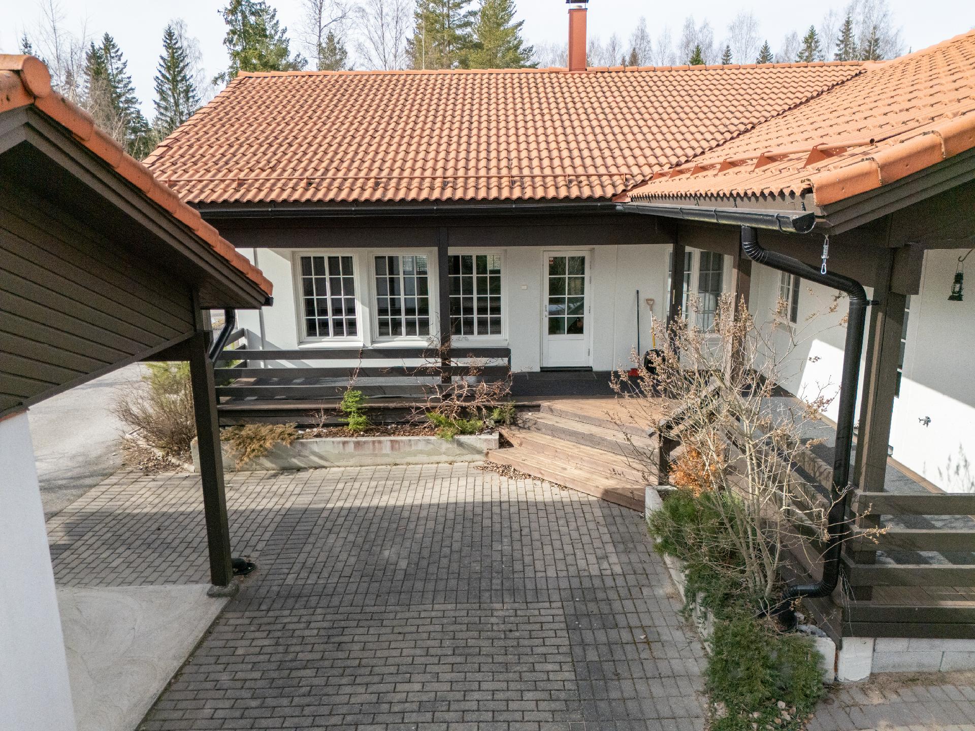 Oravanmarjantie 12, Tanssikallio, Hyvinkää