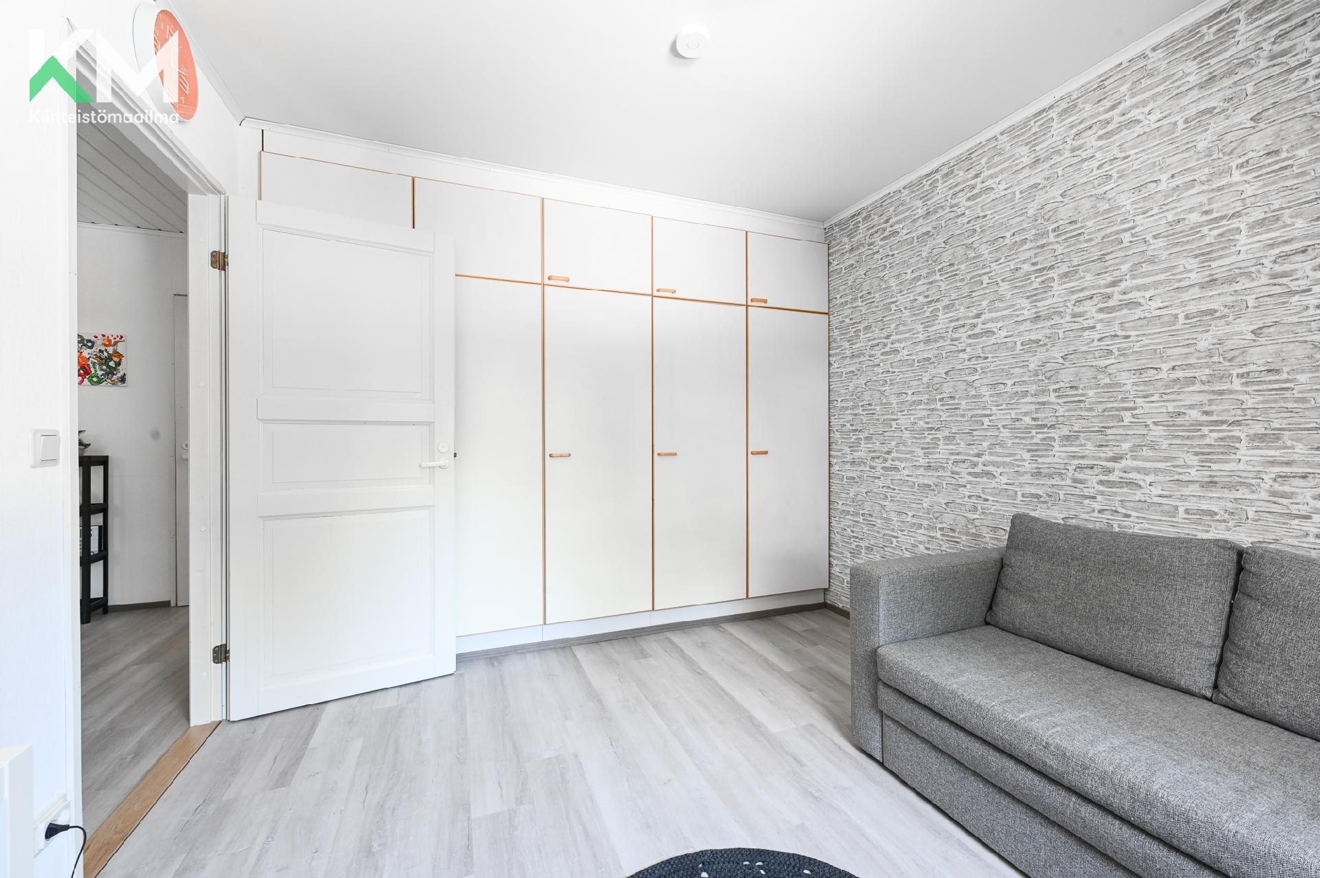 Kärppätie 5, Autio, Kurikka