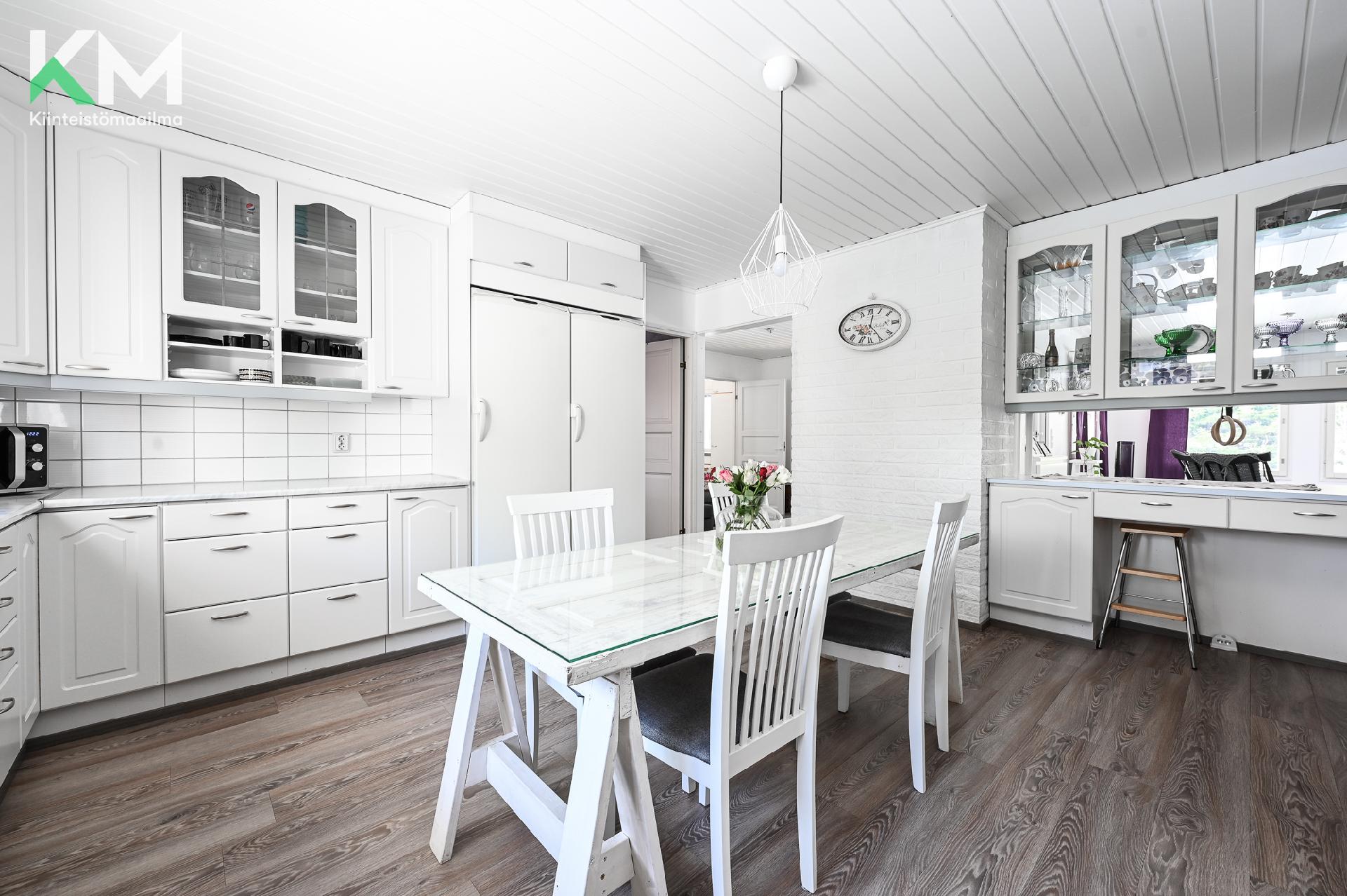 Kärppätie 5, Autio, Kurikka