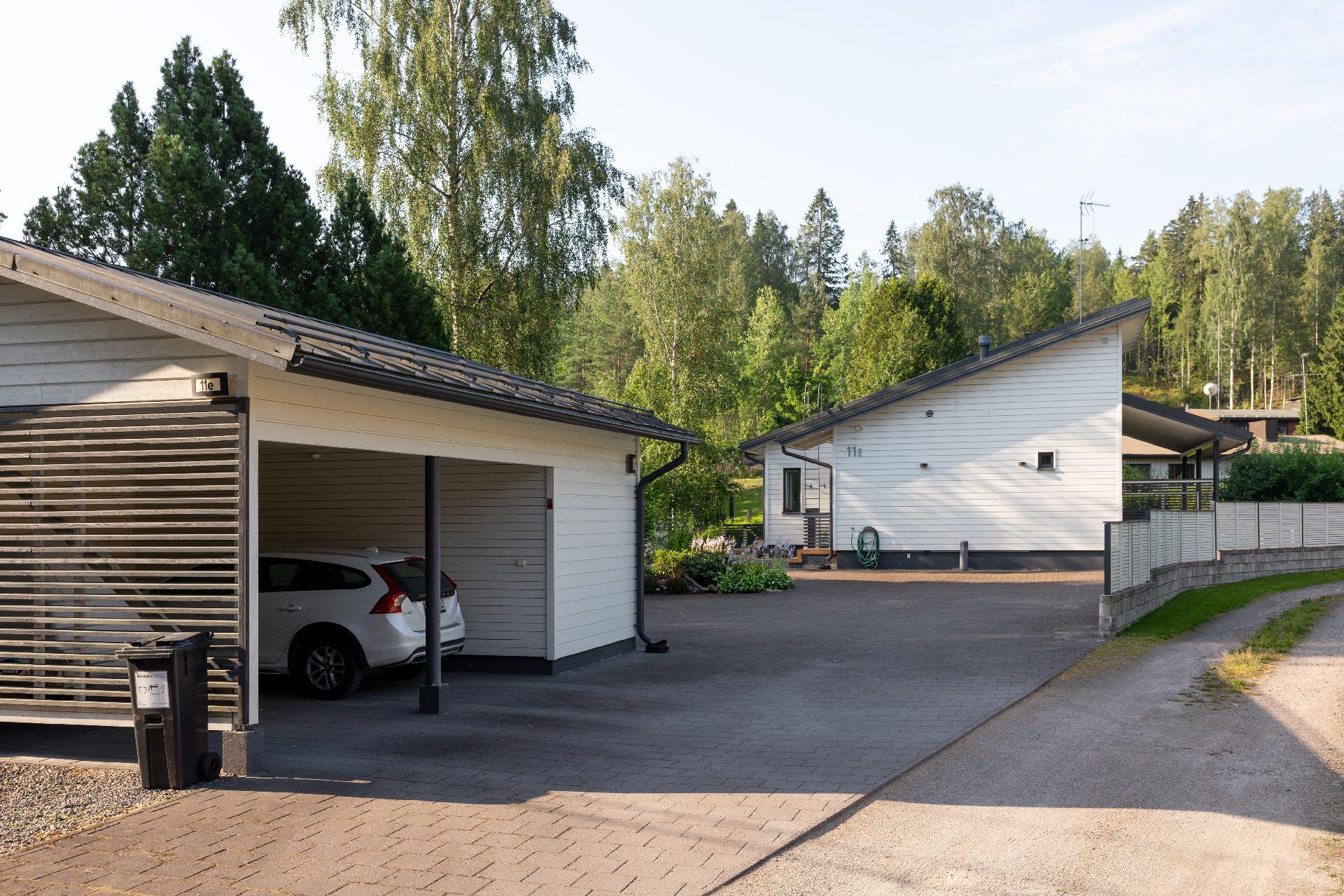 Kiertomäentie 11, Kuninkaanmäki, Vantaa