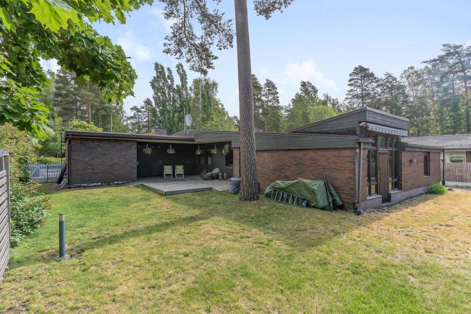 Huttumyllyntie 6B, Myllypuro, Helsinki