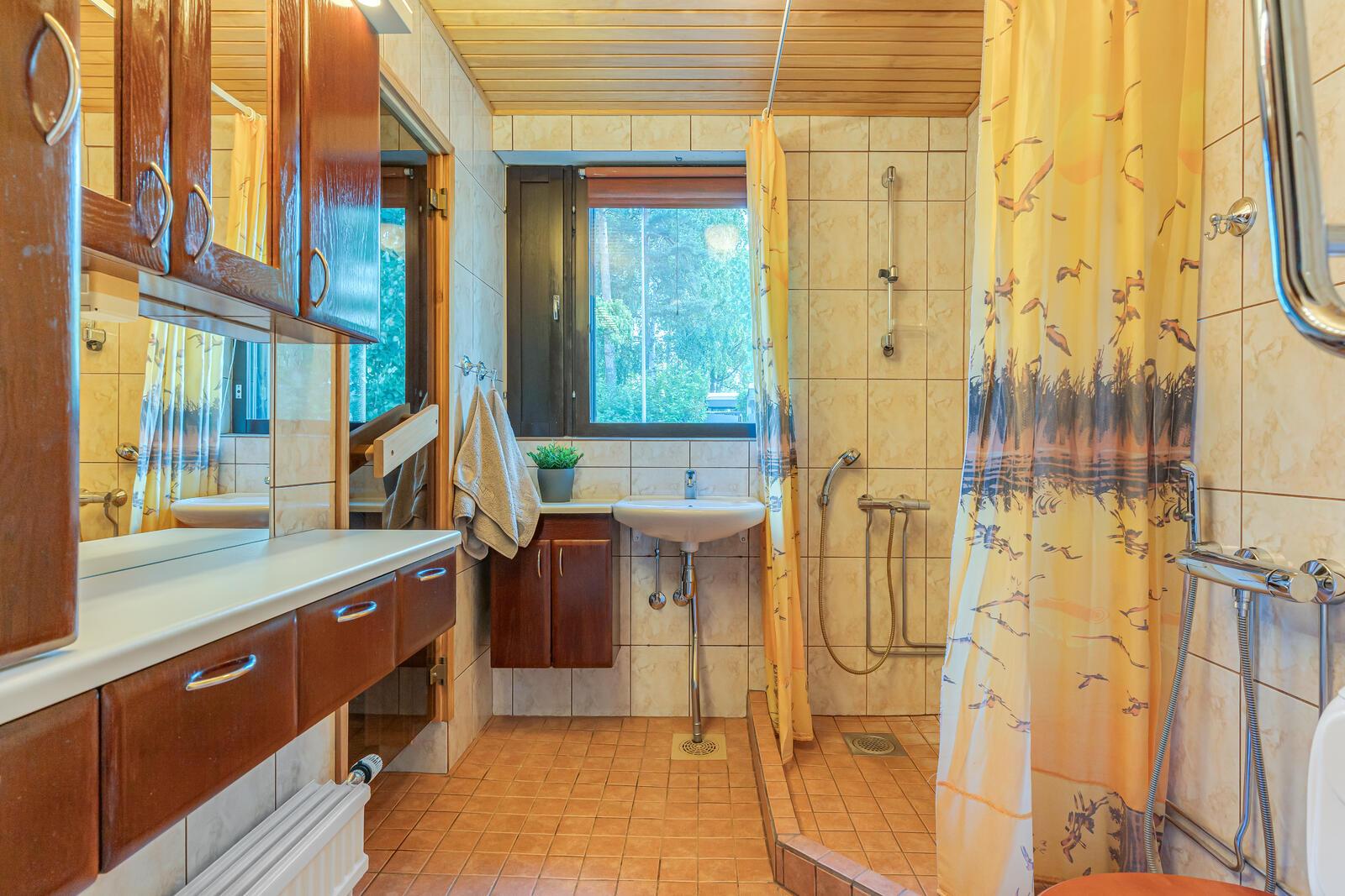 Huttumyllyntie 6B, Myllypuro, Helsinki