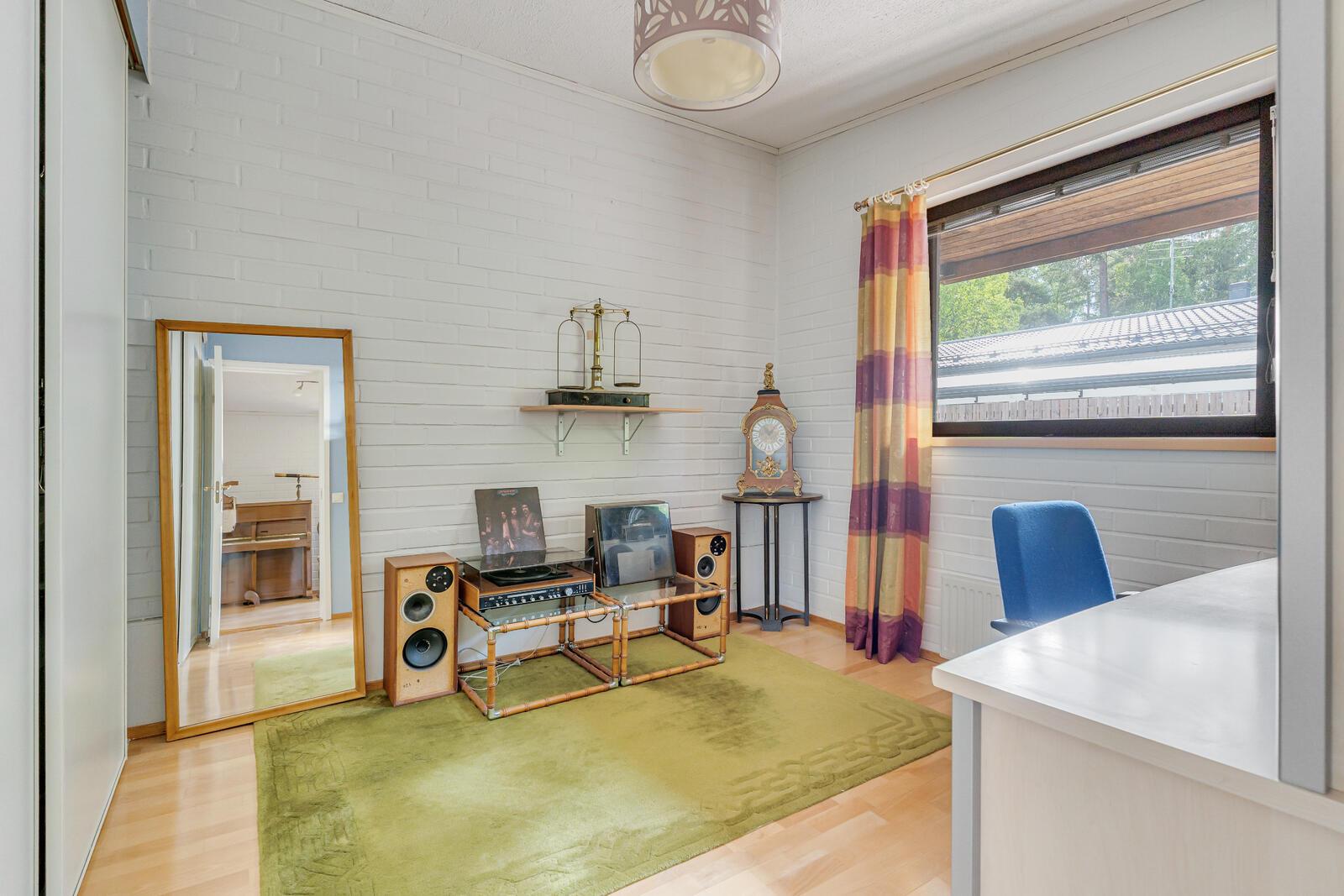 Huttumyllyntie 6B, Myllypuro, Helsinki