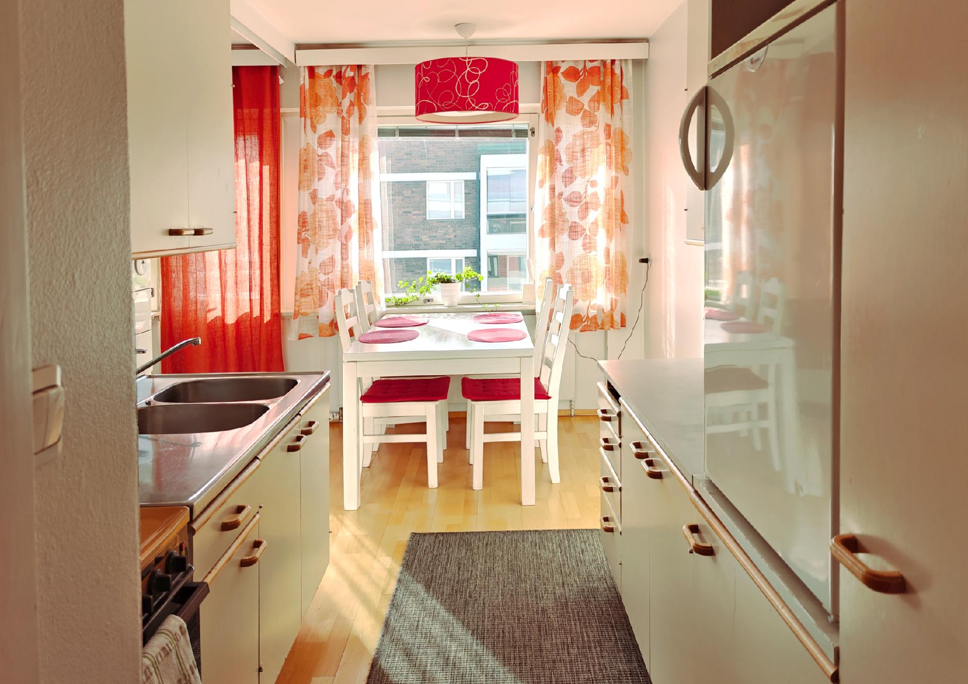 Keittiö ja ruokailutila