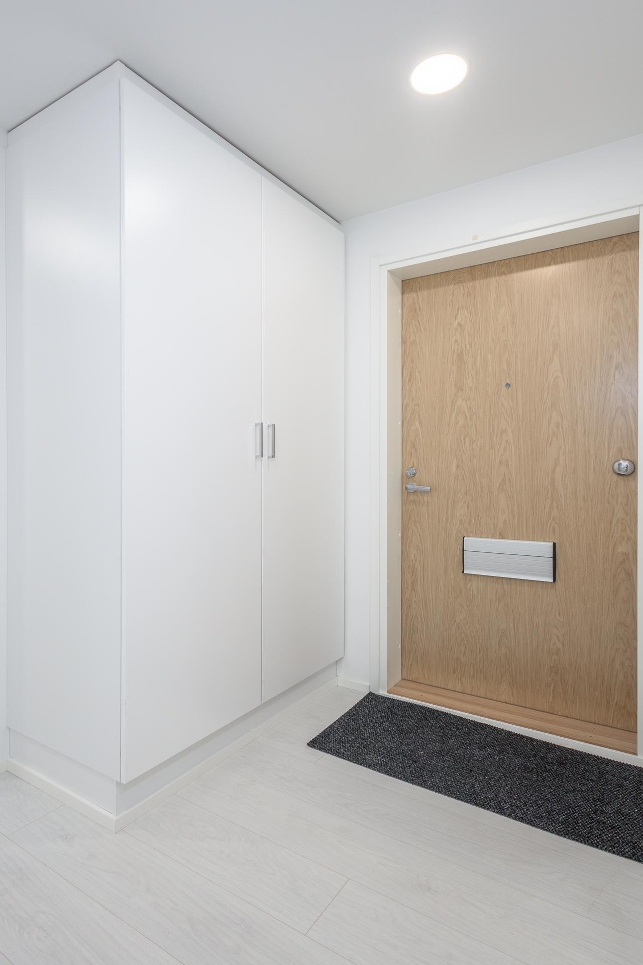 eteisessä kaapistot