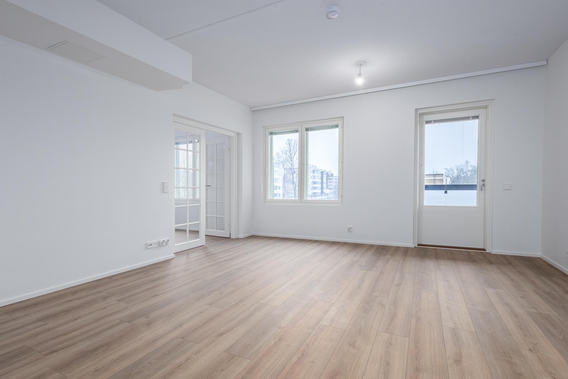 olohuoneesta käynti parvekkeelle