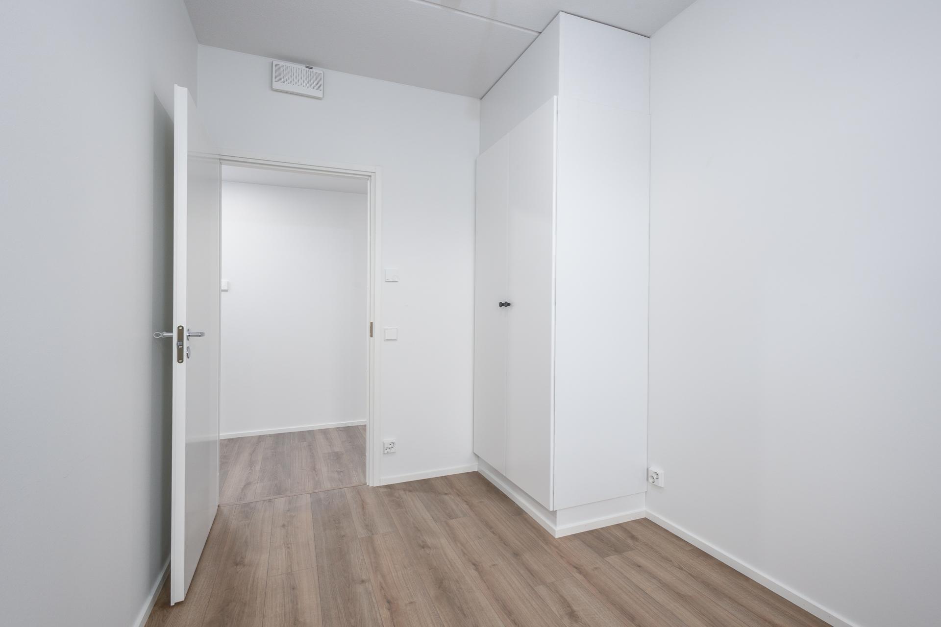 kiinteät vaatekaapistot