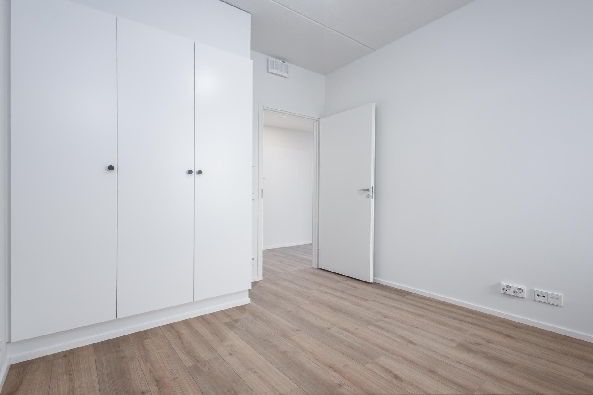 makuuhuoneen kaapistoja