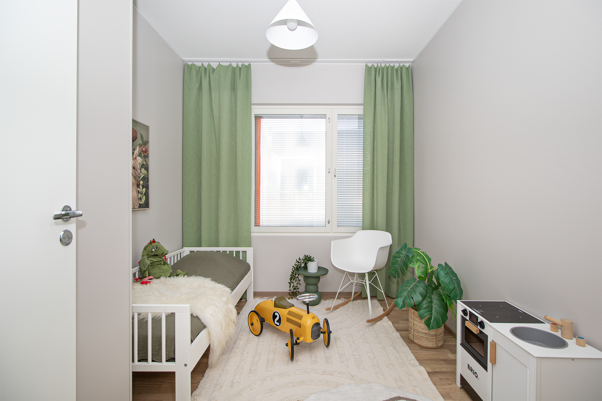 Valmiin C 4 asunnon makuuhuone.