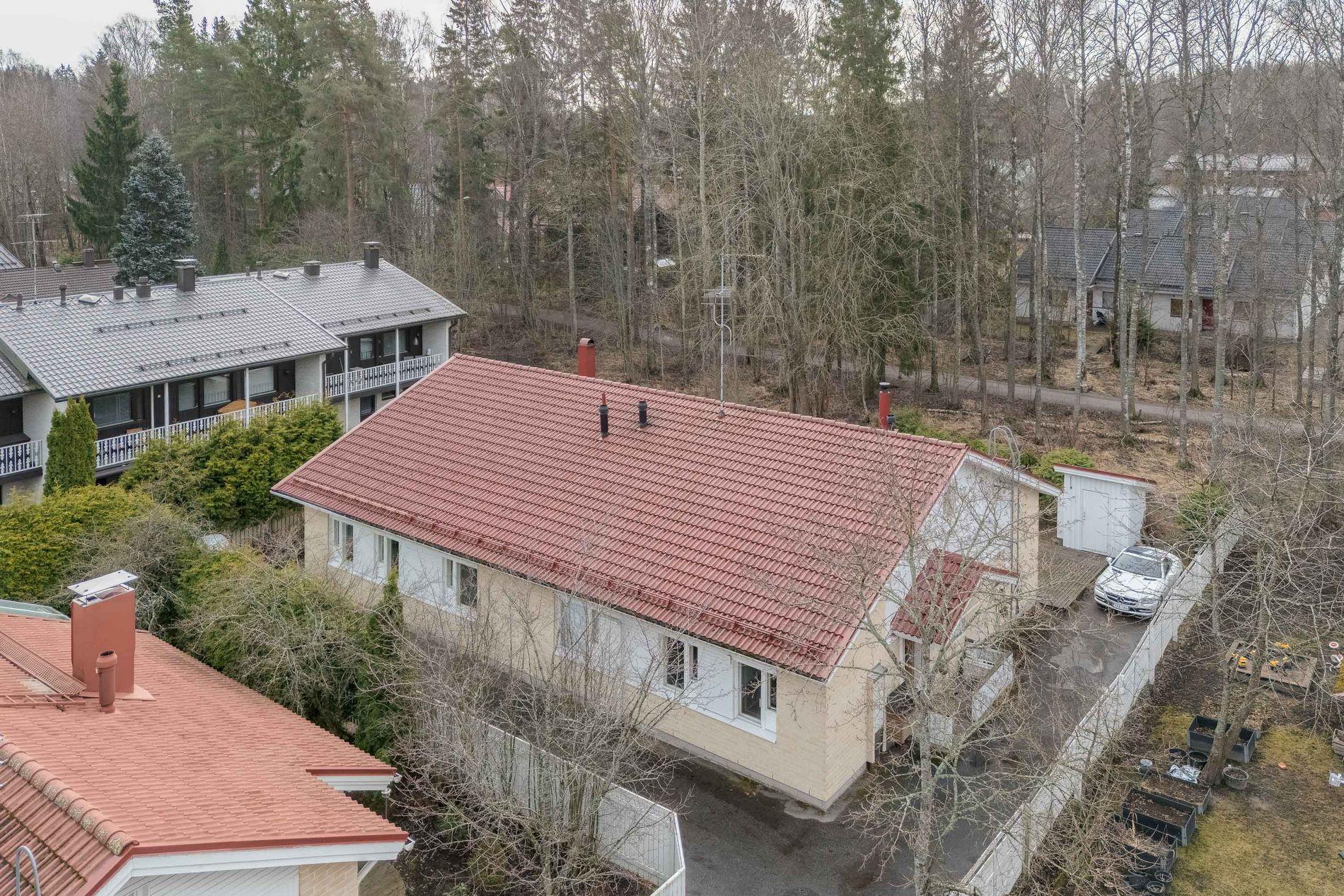 Ylipalontie 30, Paloheinä, Helsinki