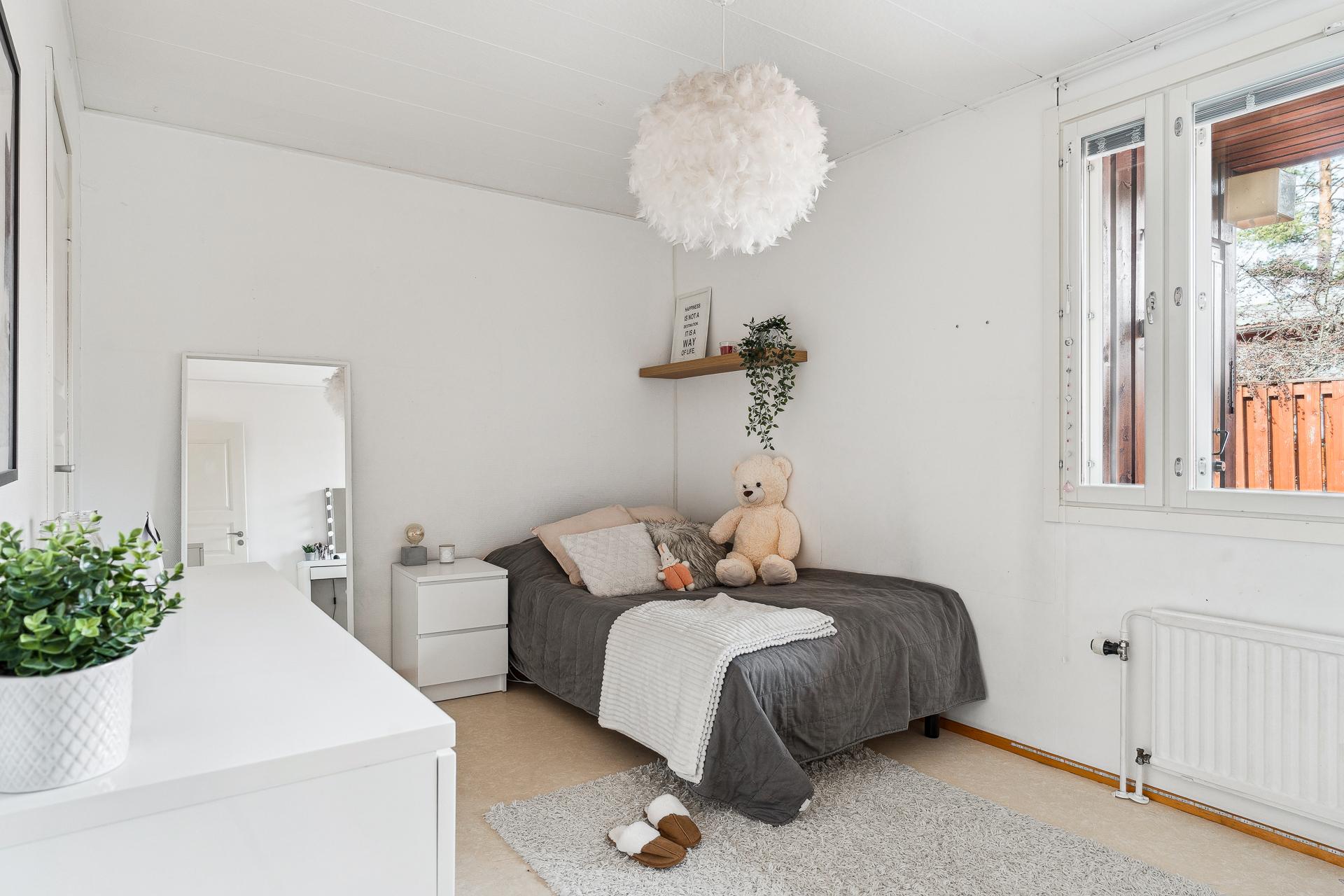 Mh 2, jossa vaatehuone