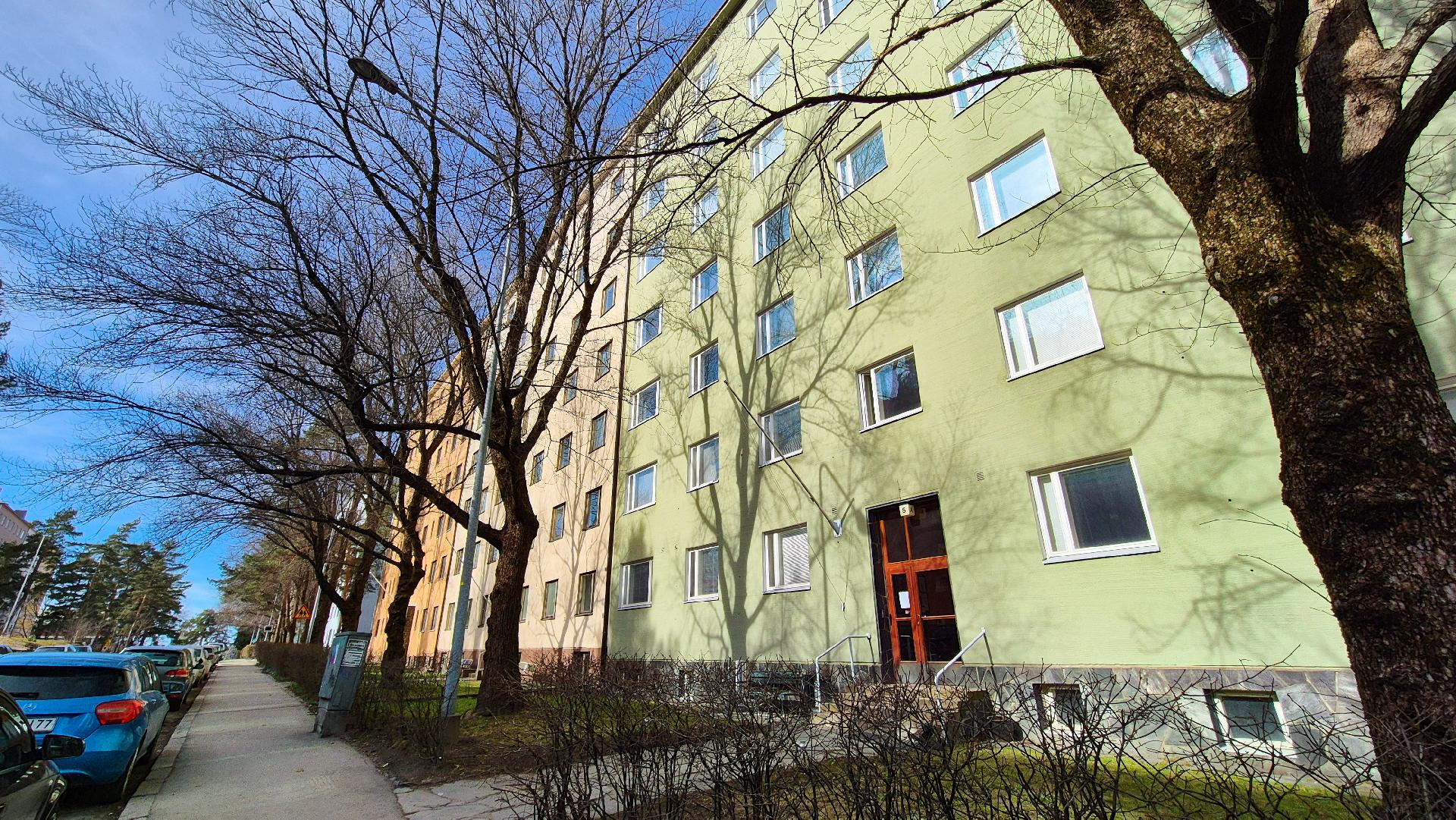 Julkisivu