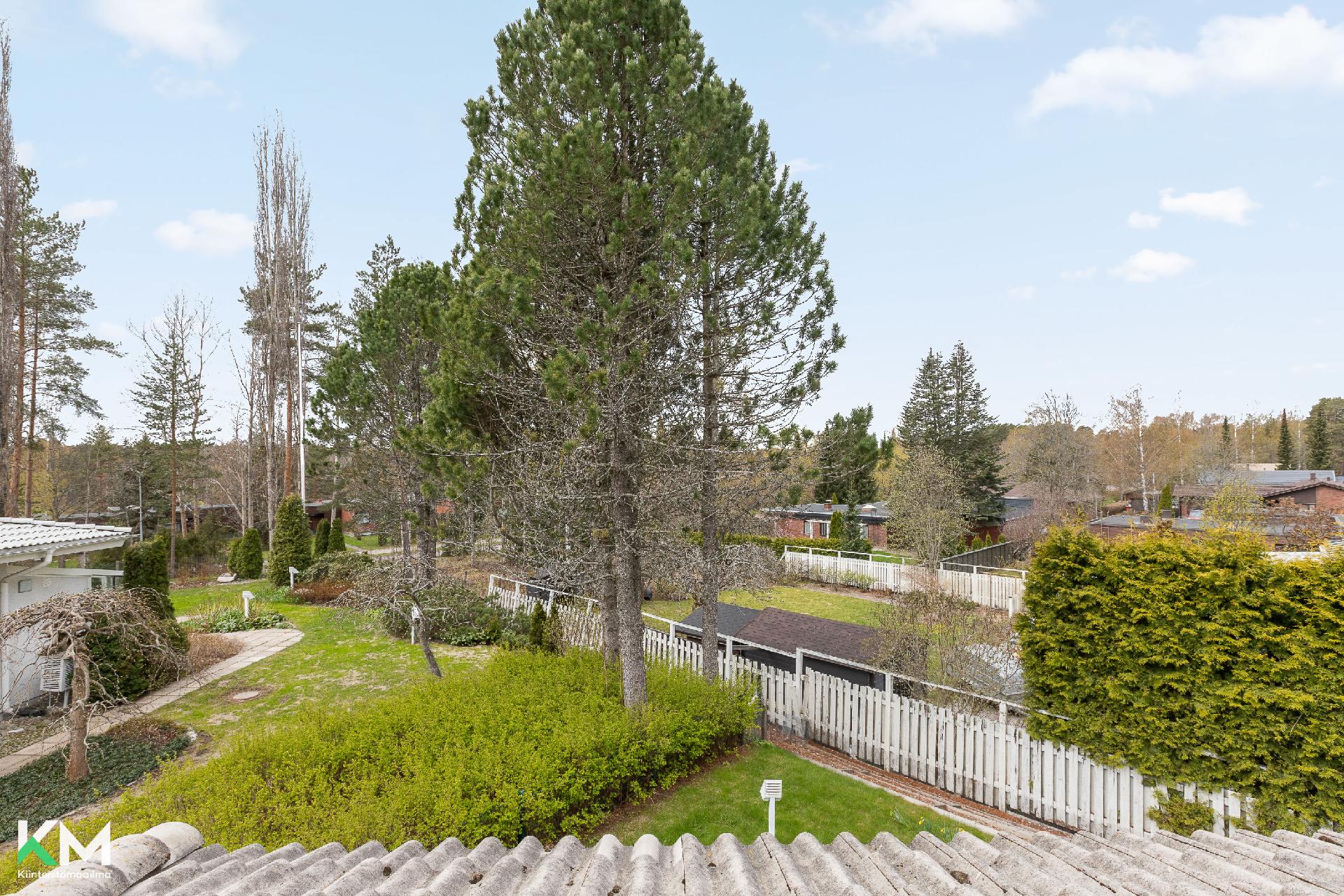 Näkymä yläkerran makuuhuoneesta