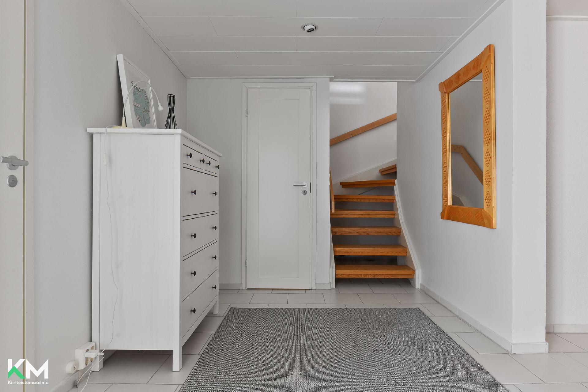 Raput alakerrasta keskikerrokseen