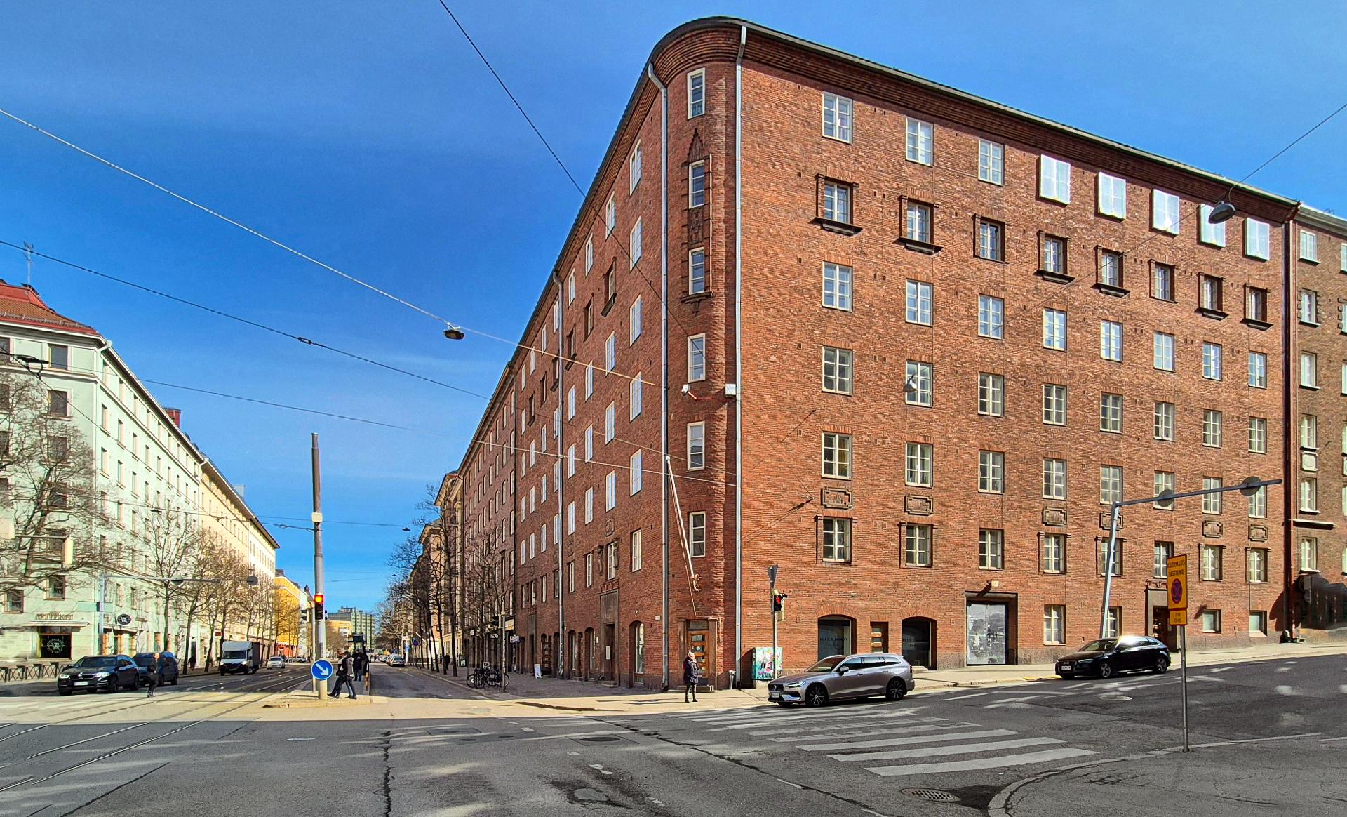 Julkisivu