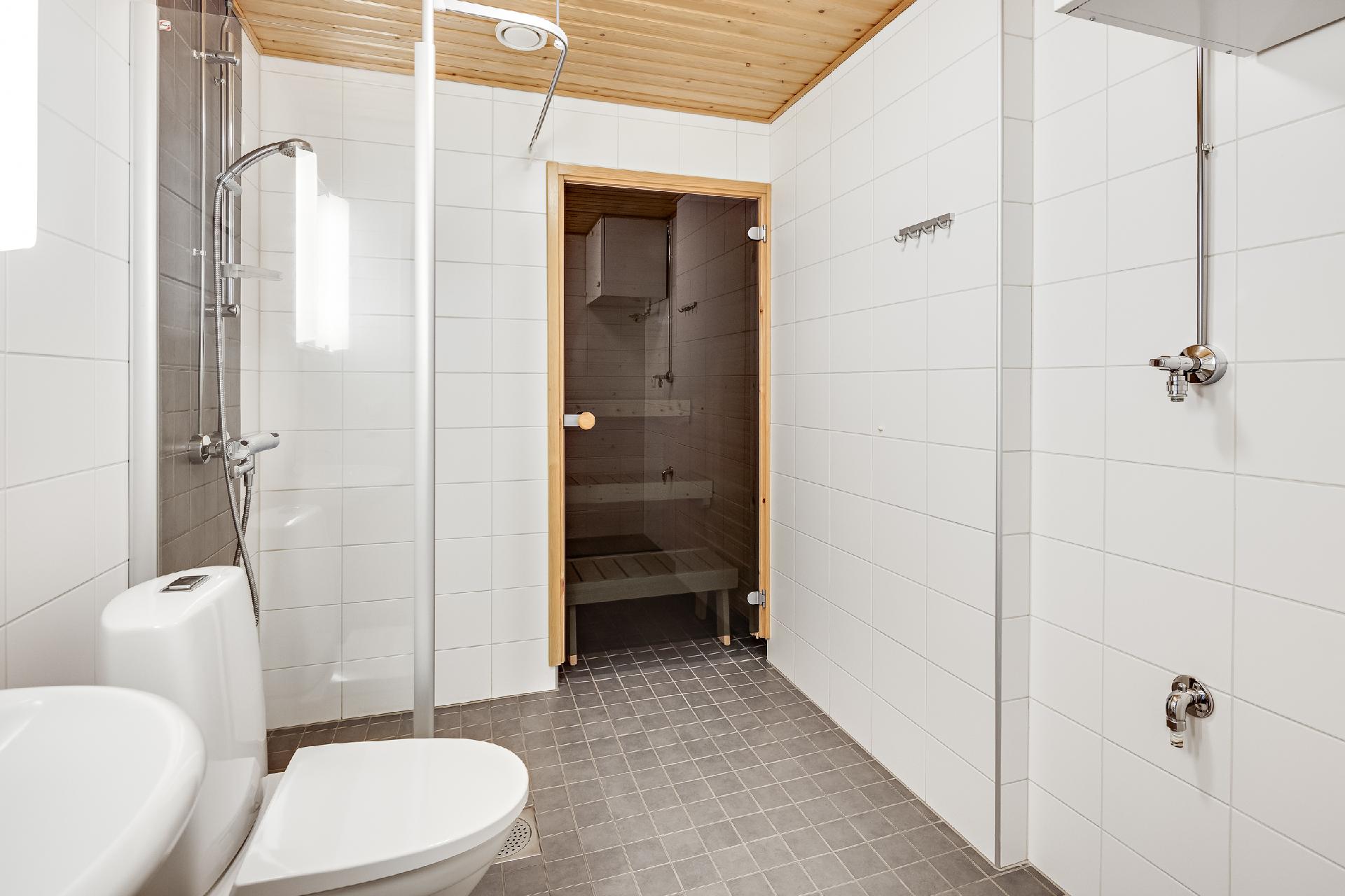 Ruusuvuorenkuja 2b, Korso, Vantaa