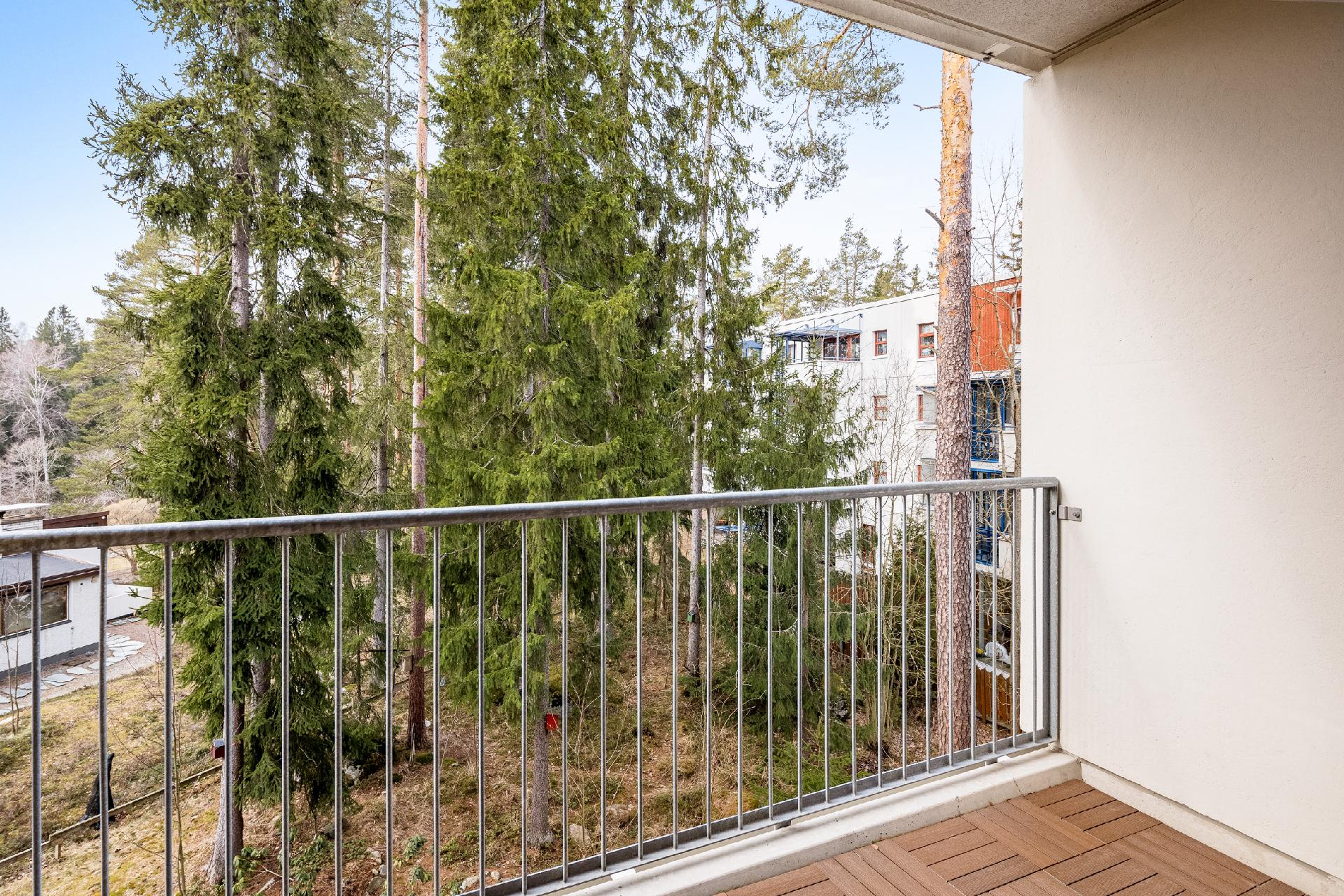 Ruusuvuorenkuja 2b, Korso, Vantaa