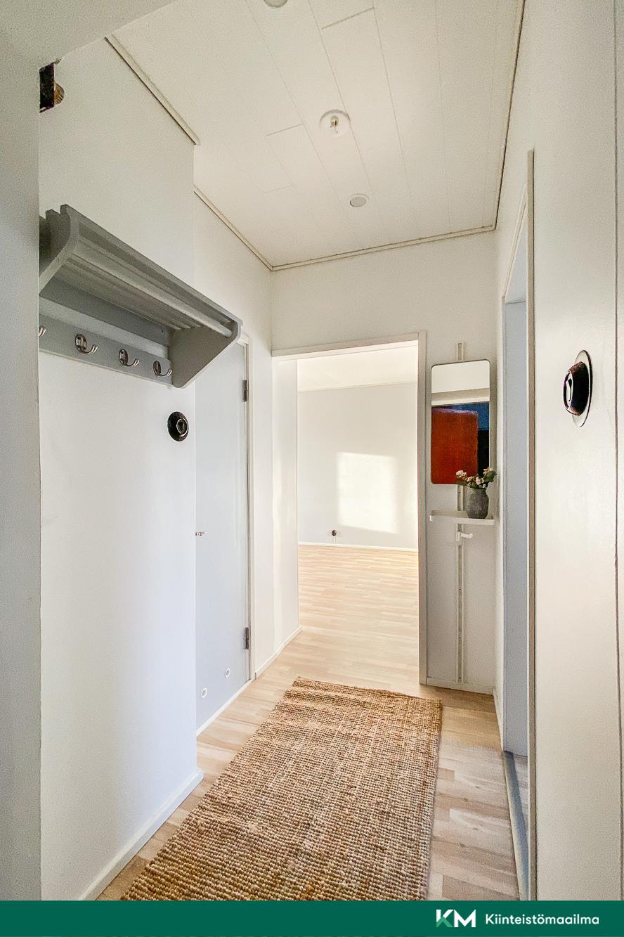 Näkymät ulko-ovelta päin