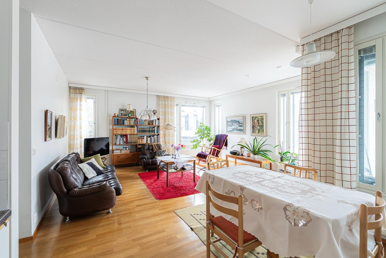 Yhteiskouluntie 6, Keskusta, Järvenpää