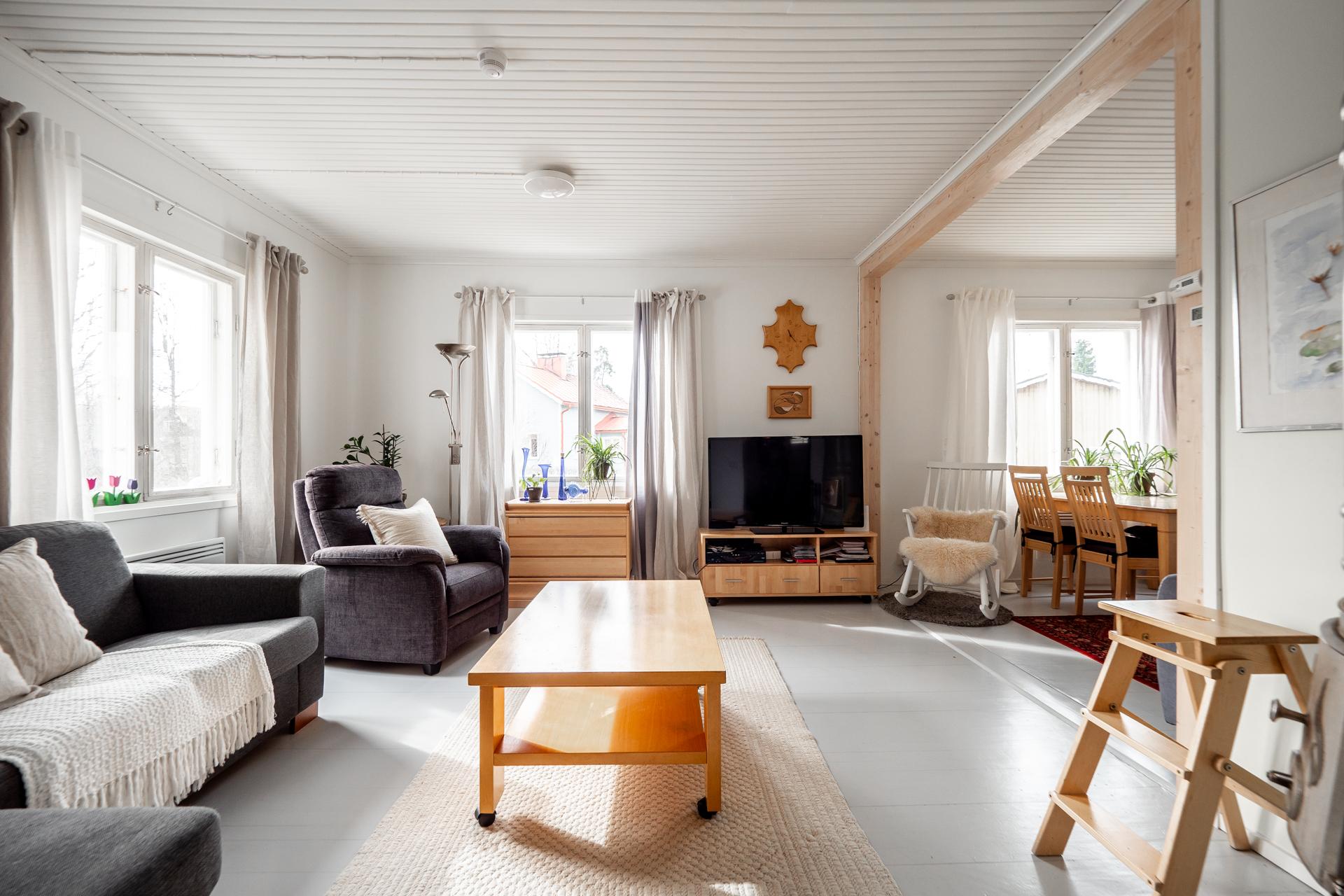 Juuritie 13, Kynsilehto, Oulu