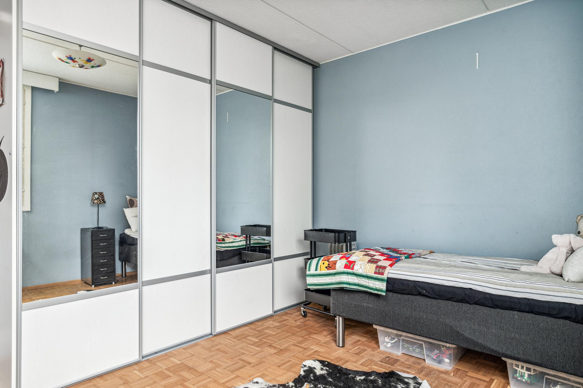 Mäkipellontie 17, Etelä-Haaga, Helsinki