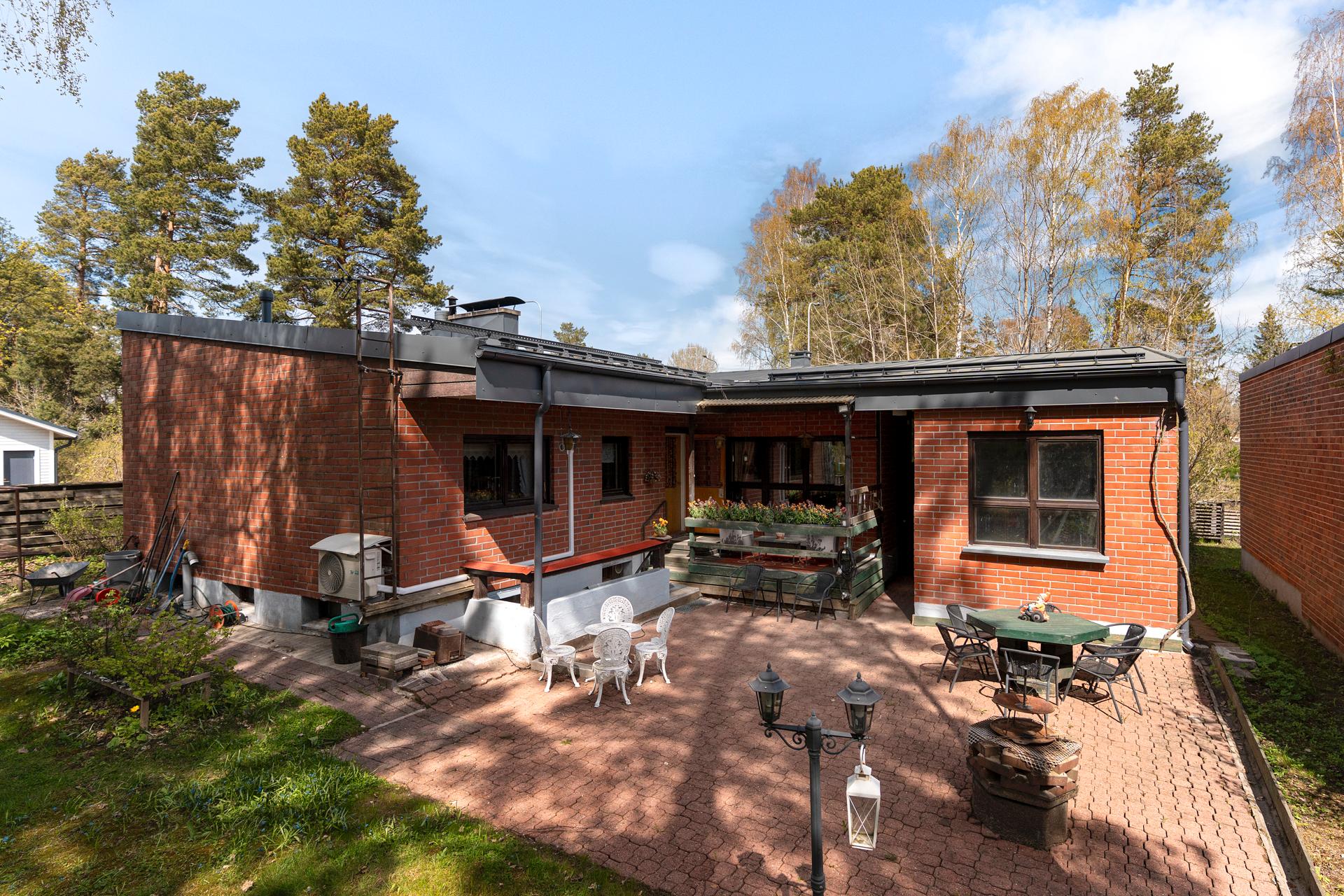 Laitatuulenkaari 56, Jollas, Helsinki