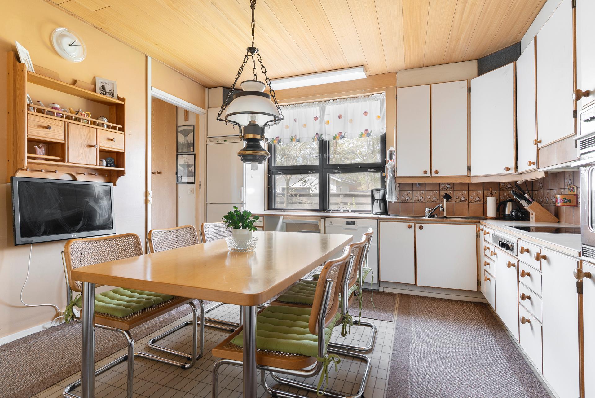 Laitatuulenkaari 56, Jollas, Helsinki