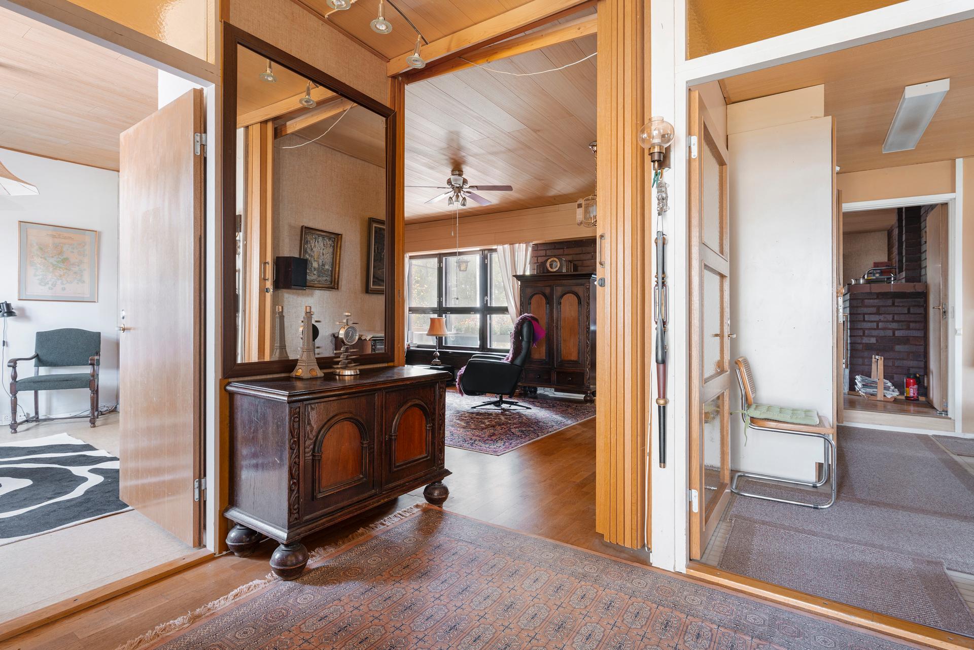 Laitatuulenkaari 56, Jollas, Helsinki