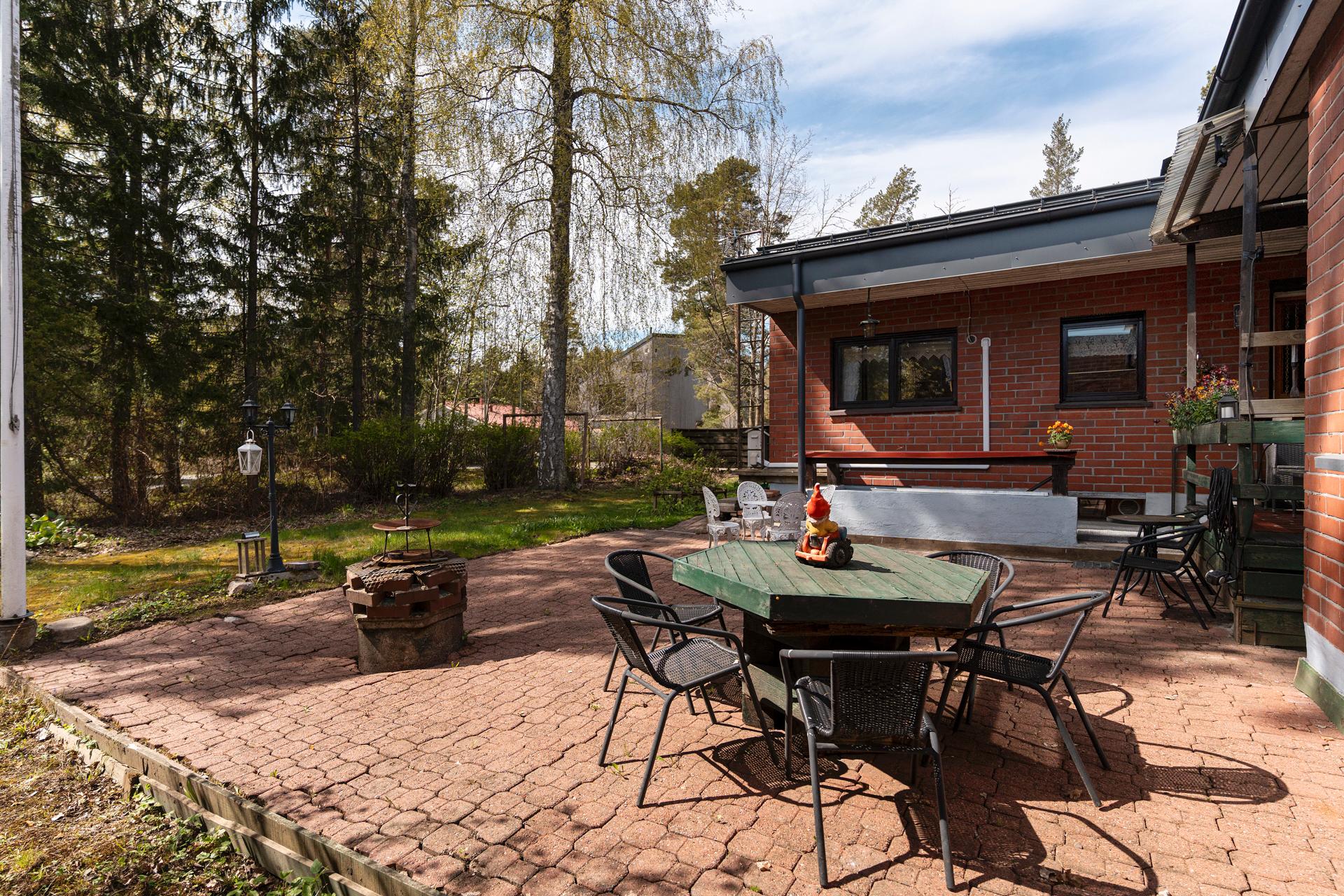 Laitatuulenkaari 56, Jollas, Helsinki