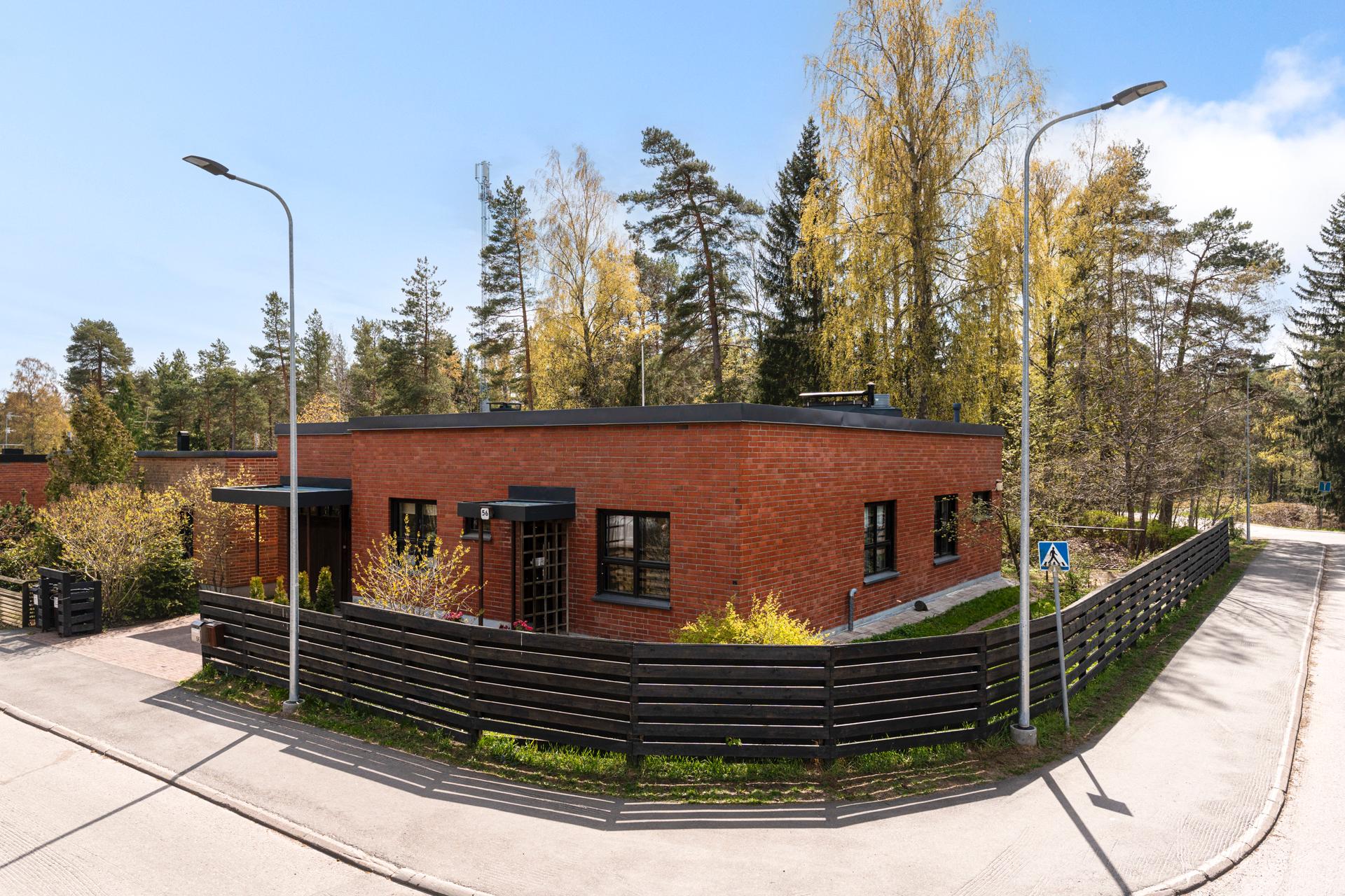 Laitatuulenkaari 56, Jollas, Helsinki