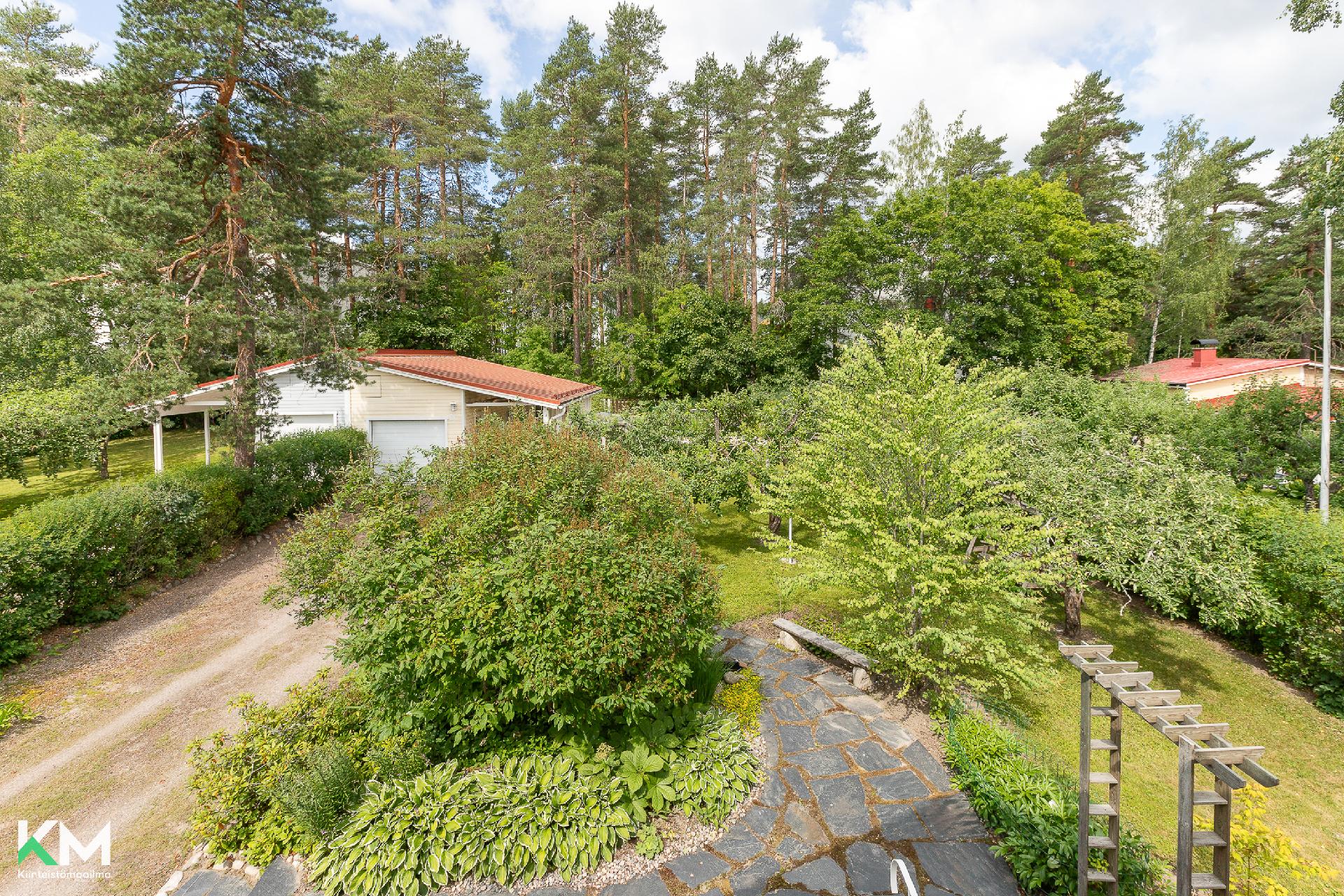 Näkymä ranskalaiselta parvekkeelta