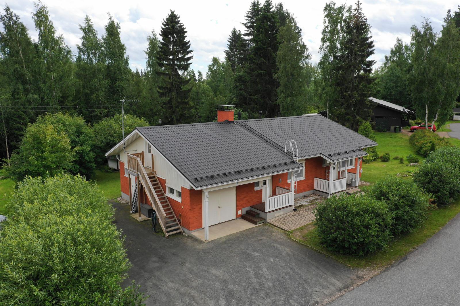 Julkisivu
