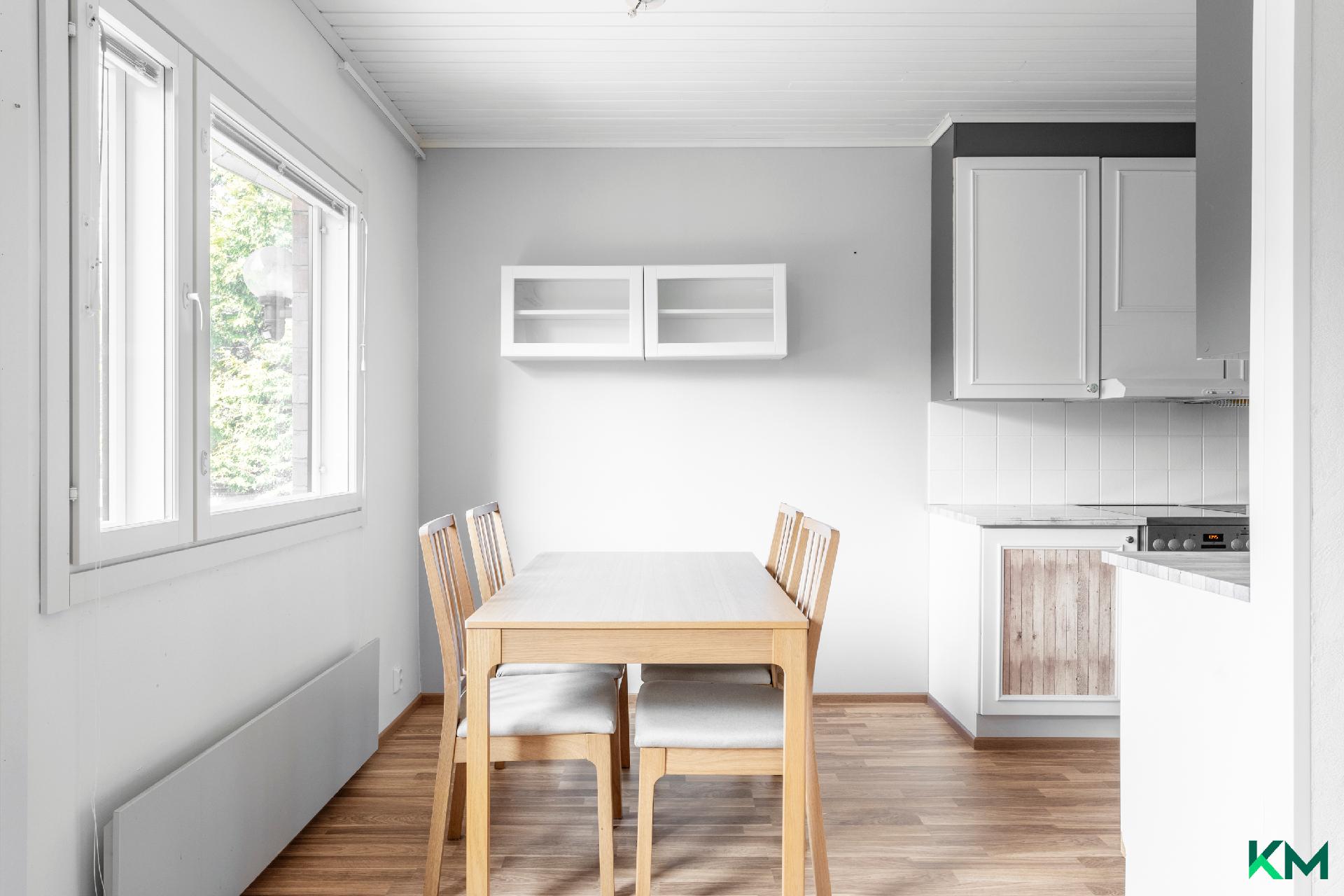 Kirvesmiehentie 9, Kerava