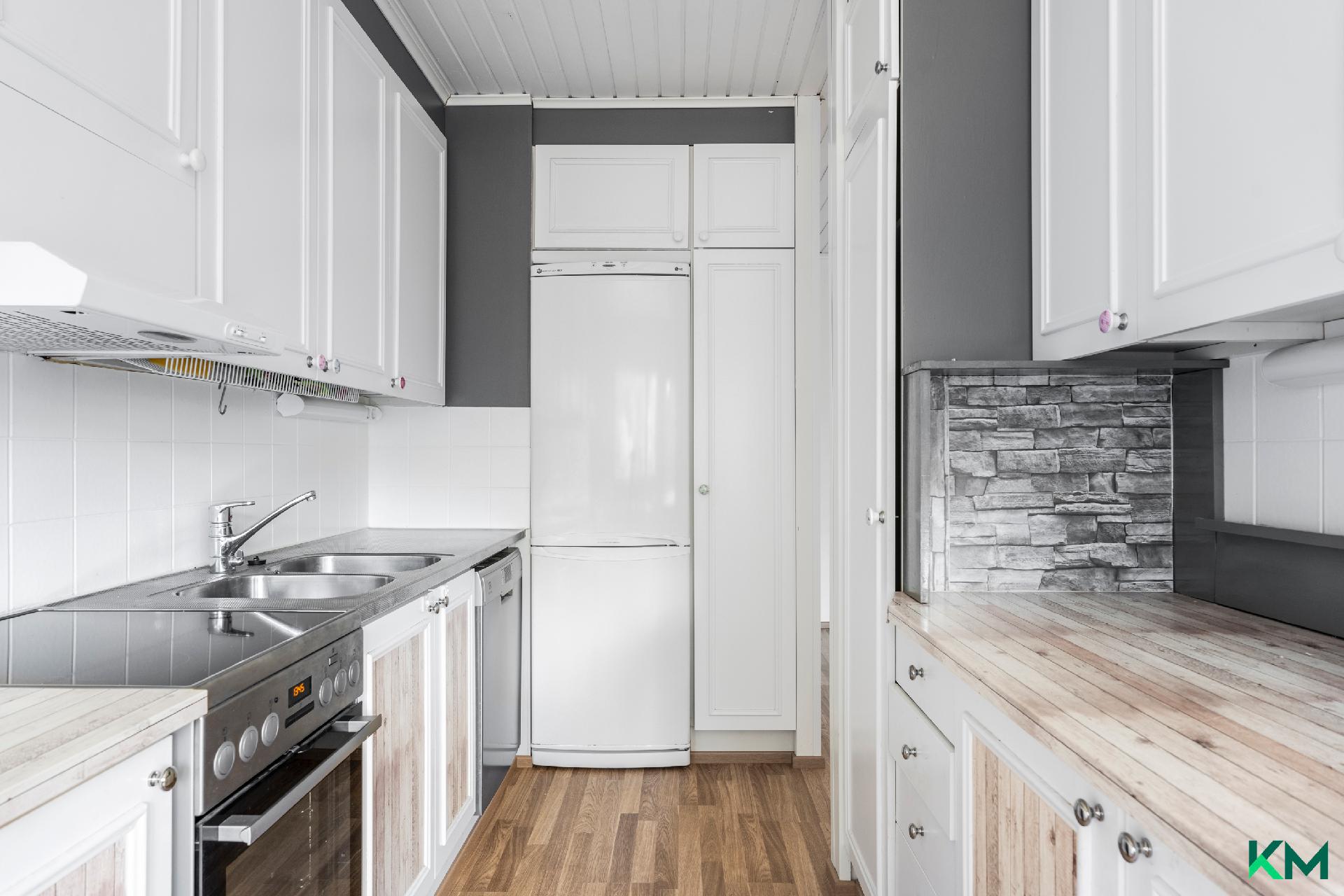 Kirvesmiehentie 9, Kerava