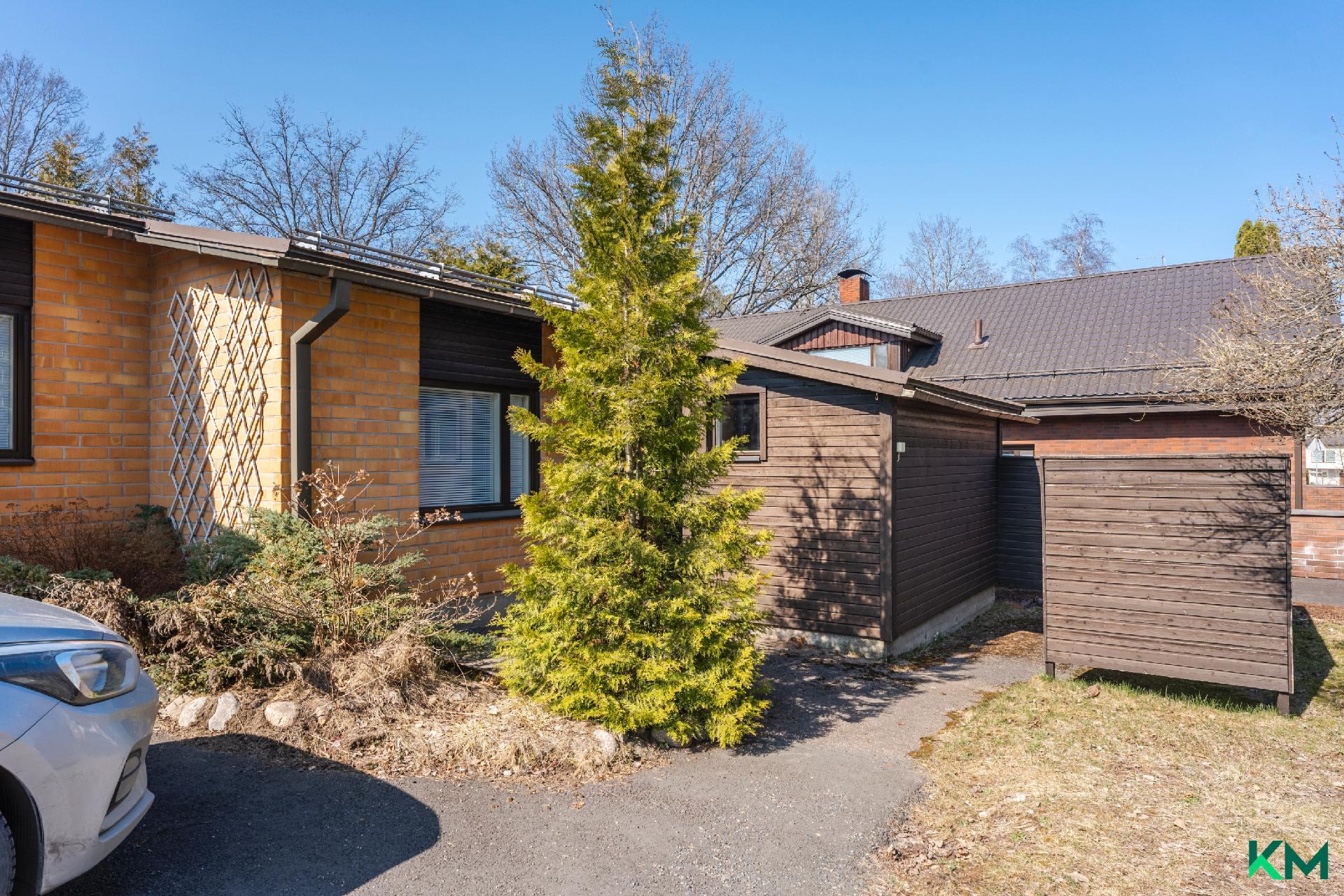 Kirvesmiehentie 9, Kerava