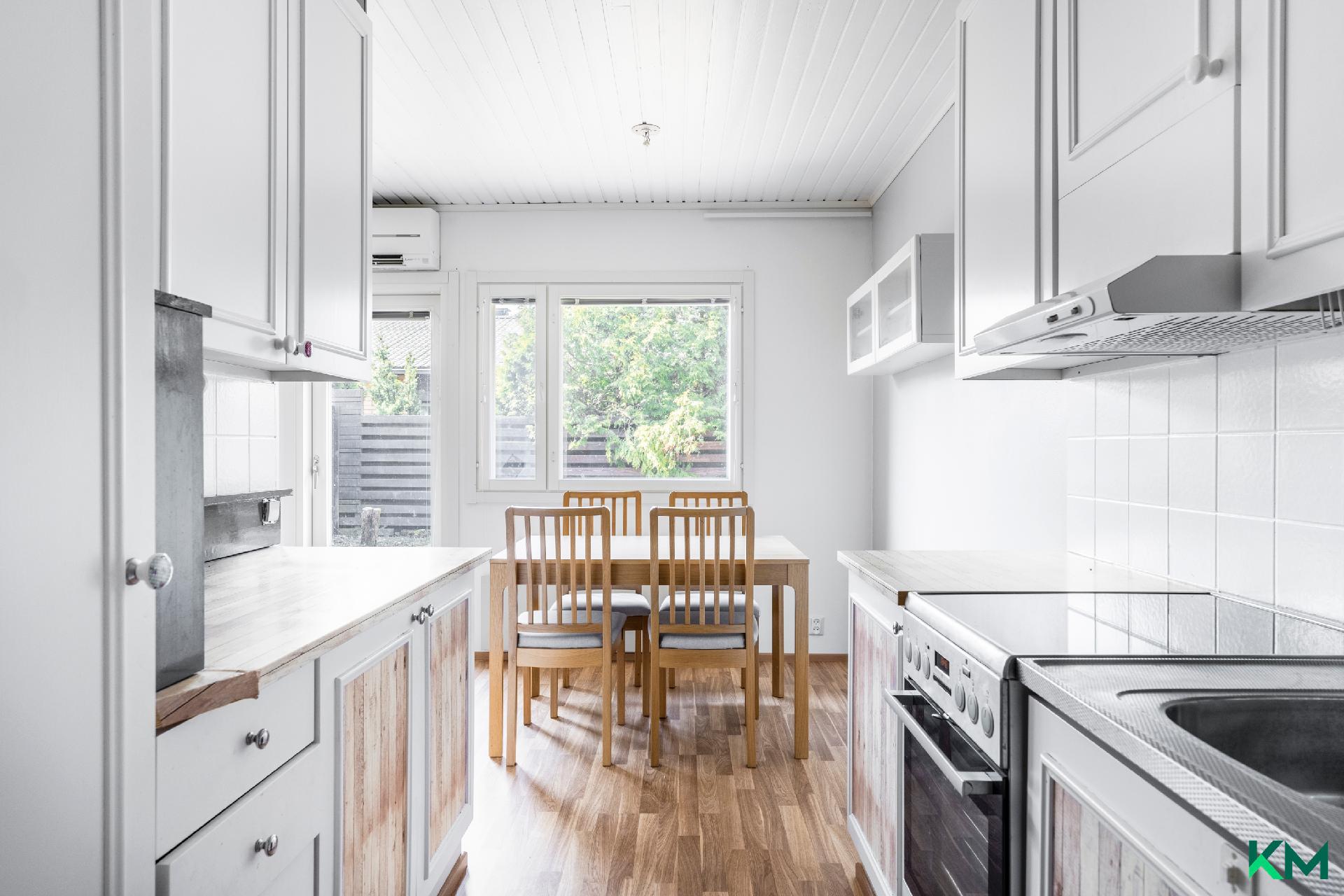 Kirvesmiehentie 9, Kerava