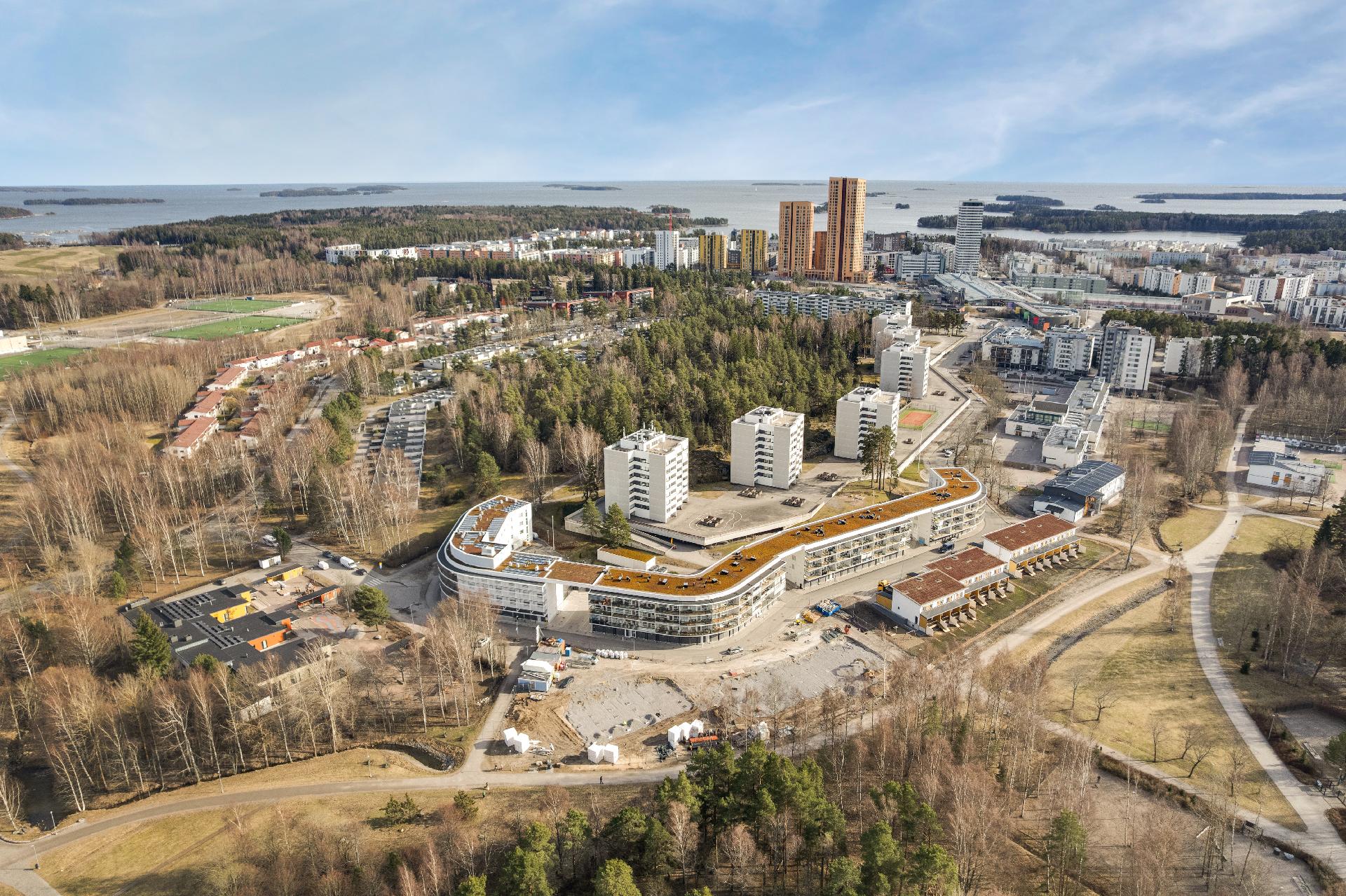 Keskeisellä sijainnilla merellisessä Vuosaaressa puiston laidalla