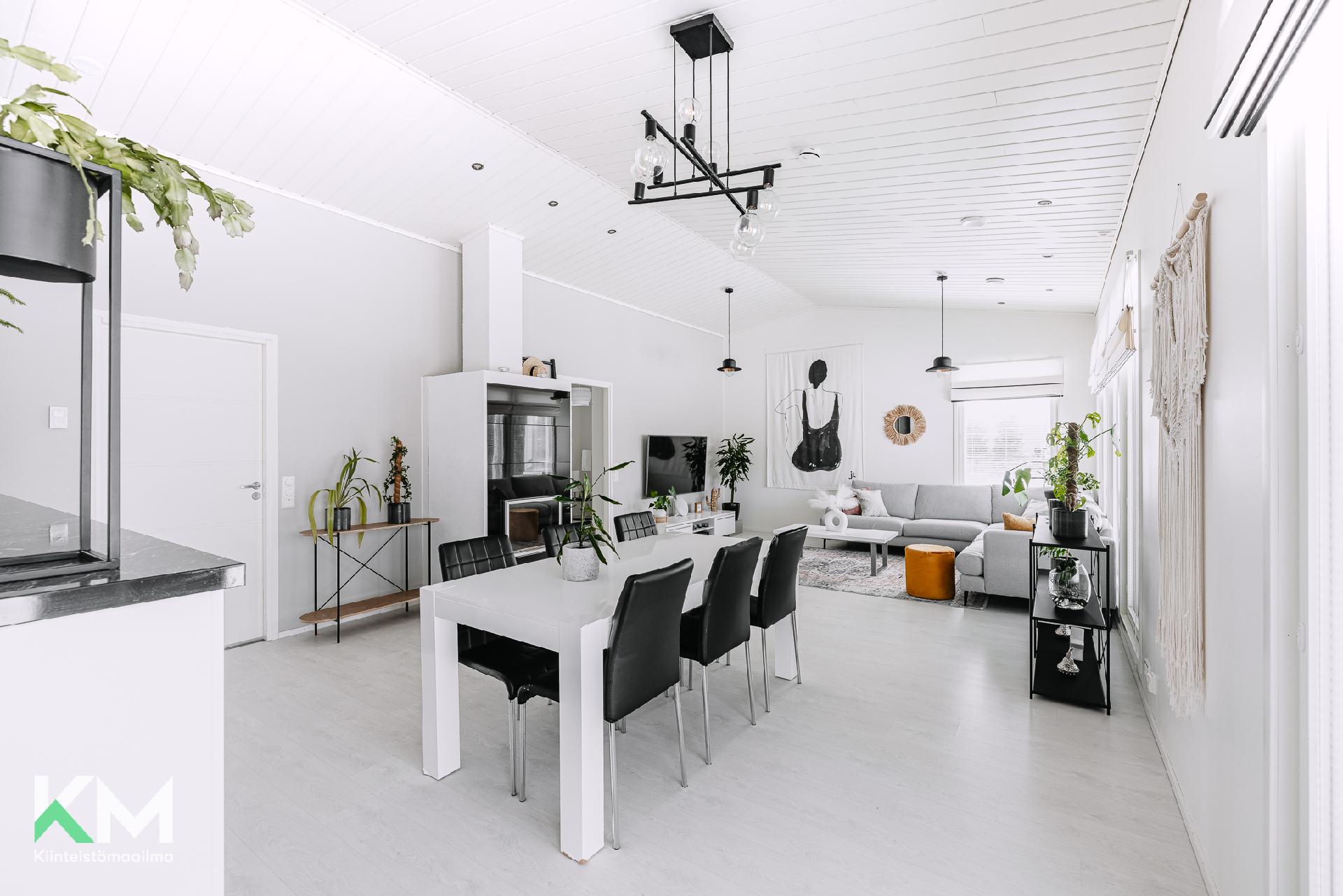 Aadolfinkatu 11, Kärki, Seinäjoki