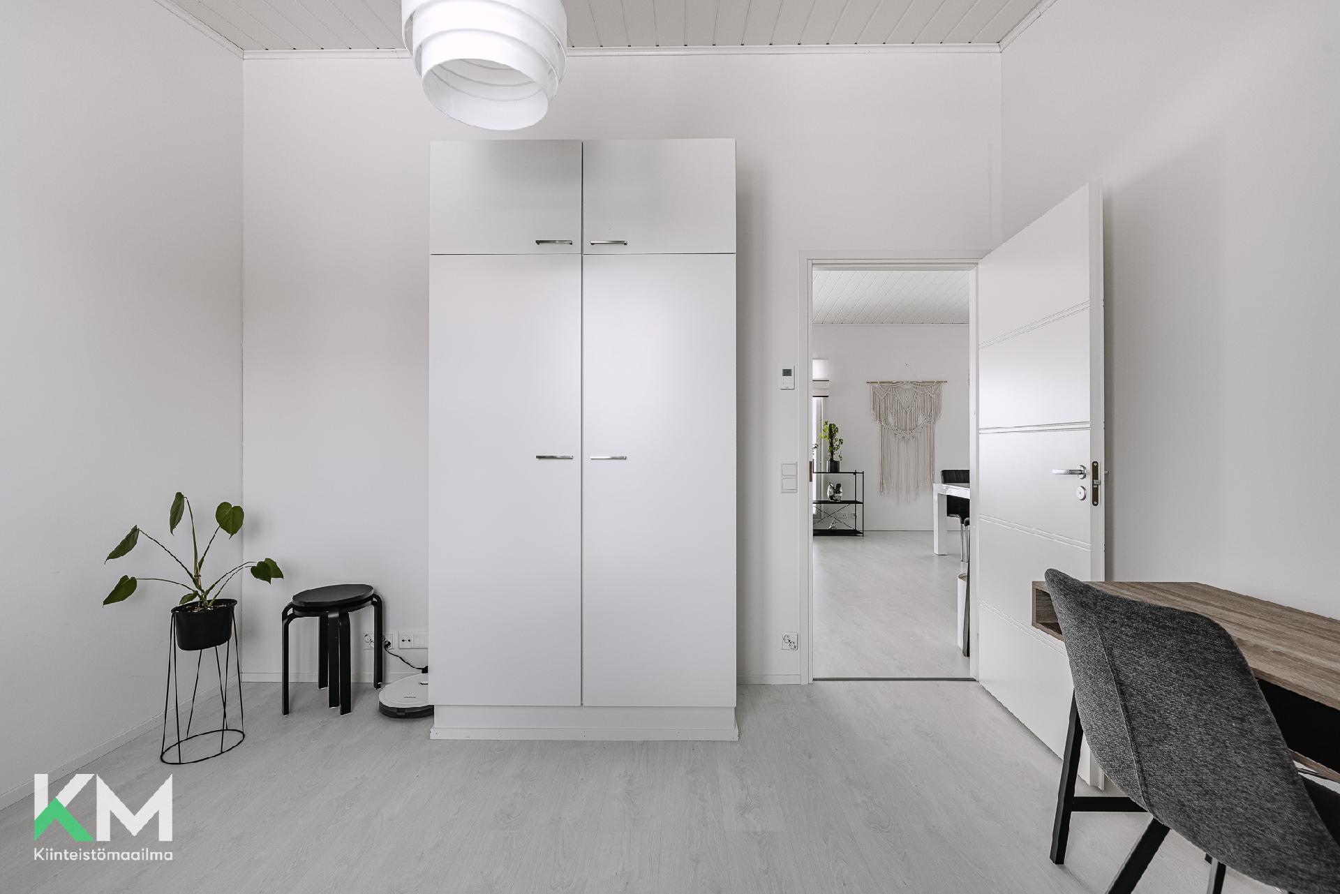 Aadolfinkatu 11, Kärki, Seinäjoki