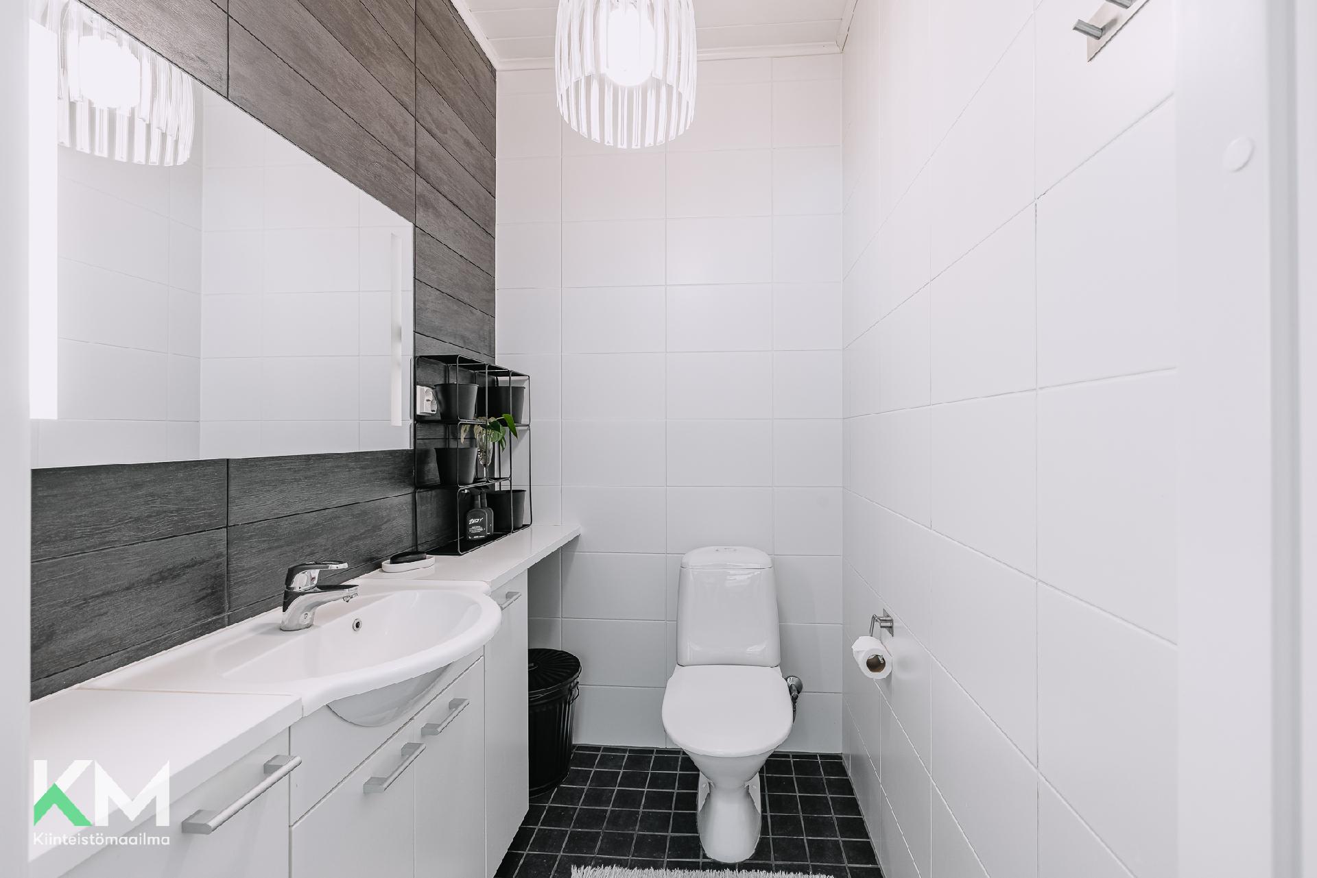 Aadolfinkatu 11, Kärki, Seinäjoki