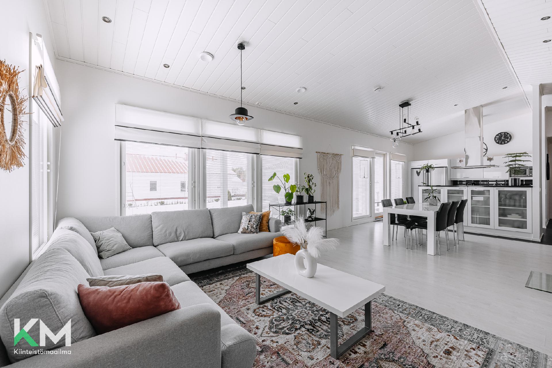 Aadolfinkatu 11, Kärki, Seinäjoki