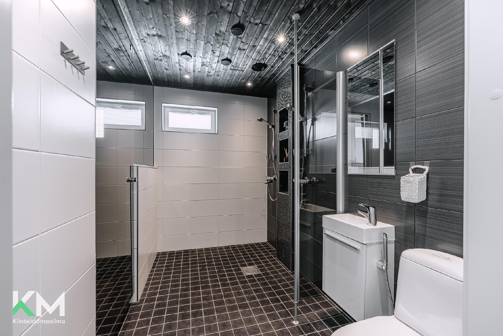 Aadolfinkatu 11, Kärki, Seinäjoki