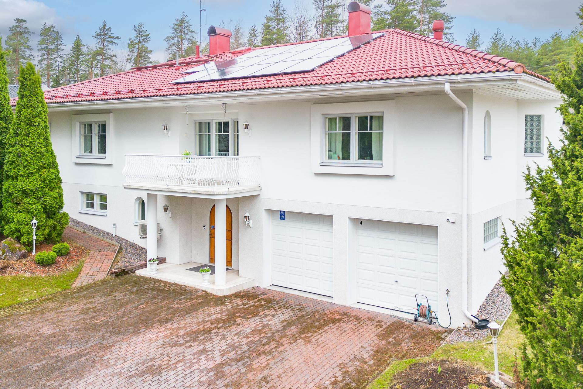 Julkisivu