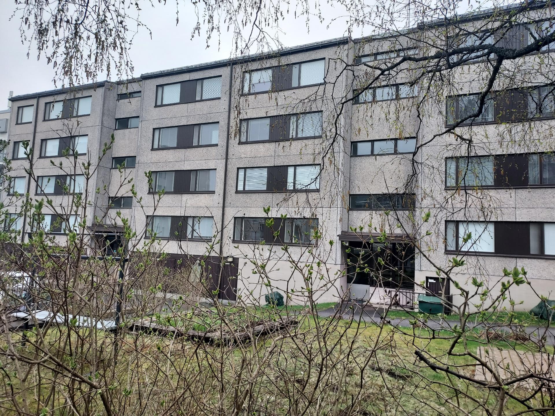 Julkisivu